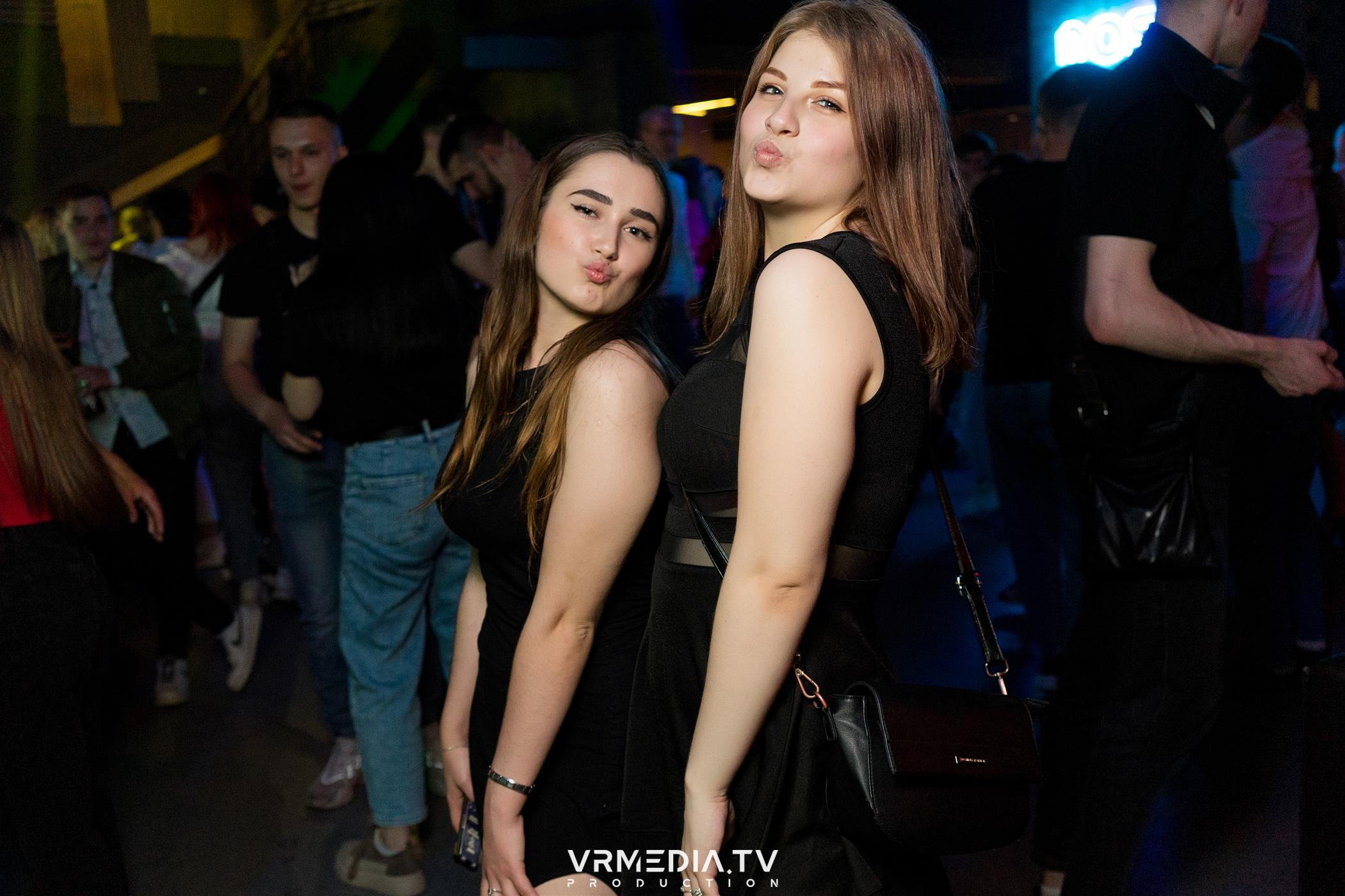 Выходные в баре «DOSKI»