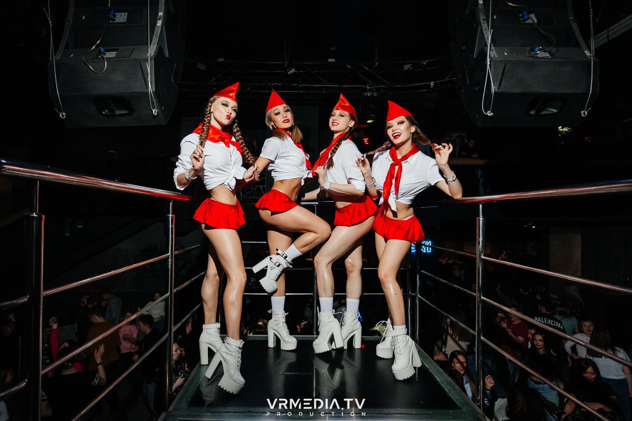 Выходные в баре «DOSKI»