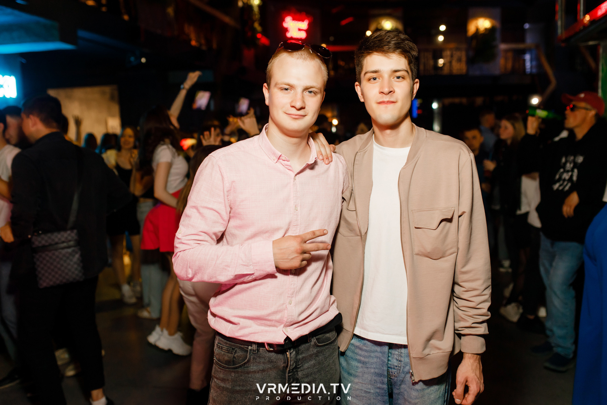 Выходные в баре «DOSKI»