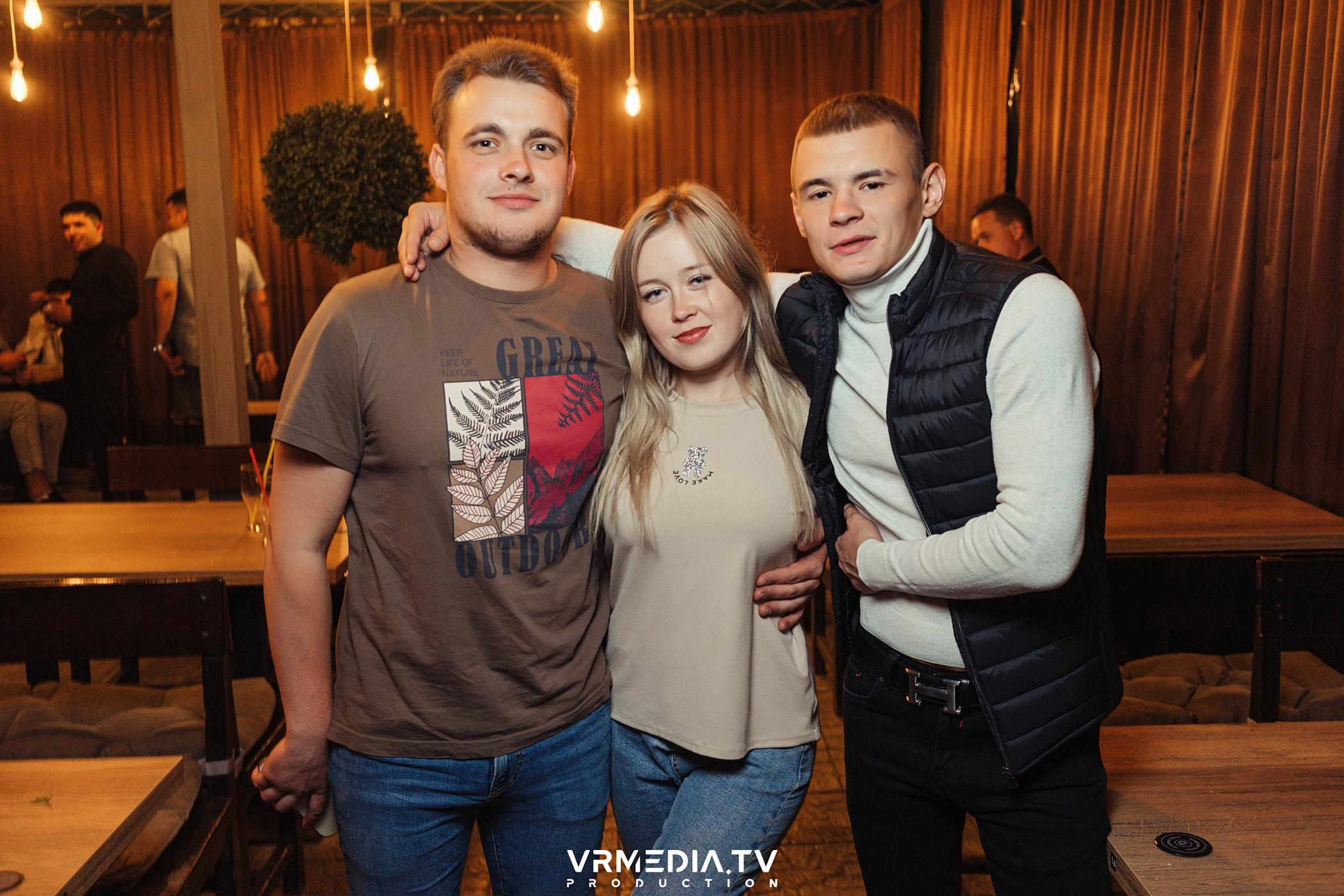 Выходные в баре «DOSKI»