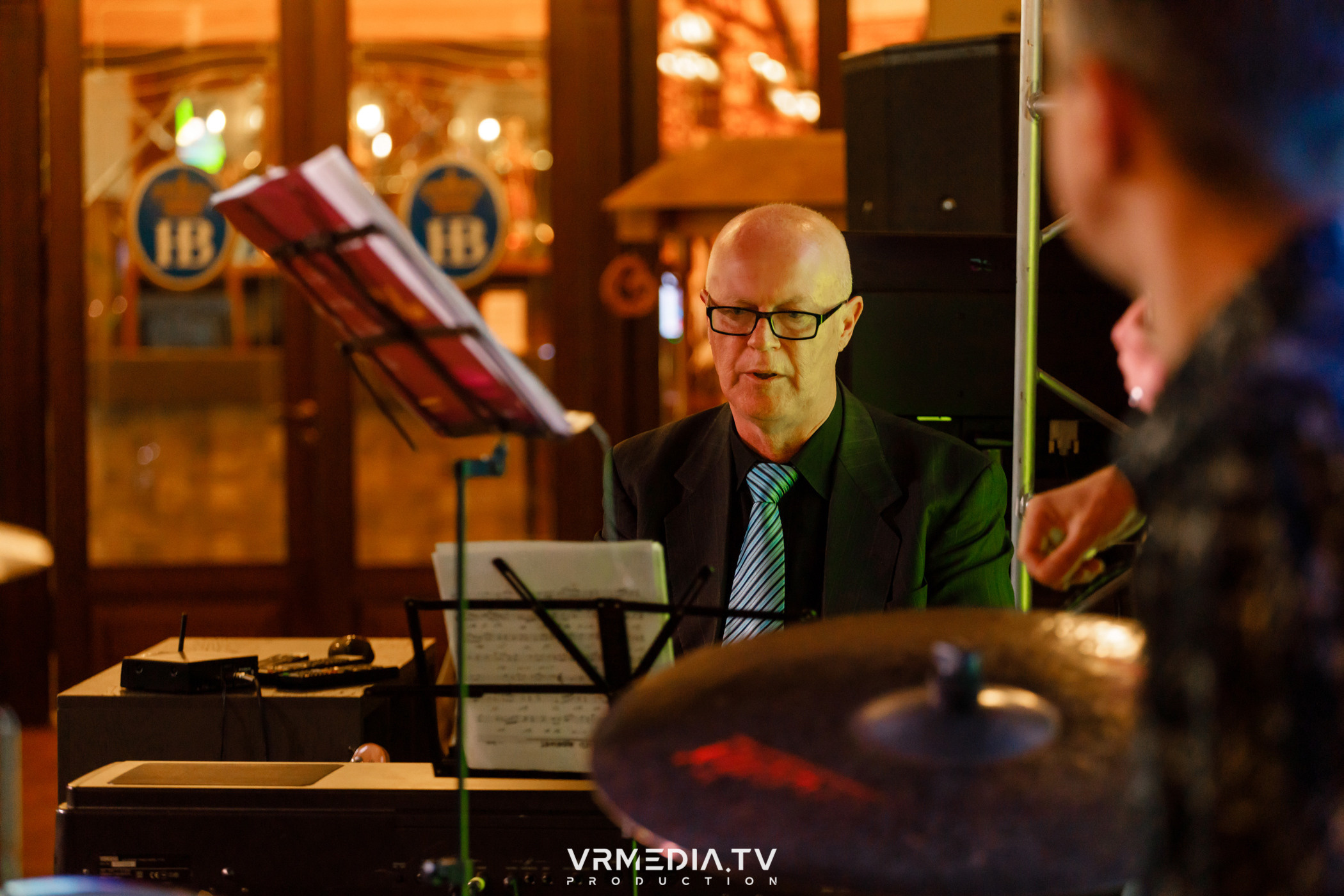 Джазовая среда: MONKTET