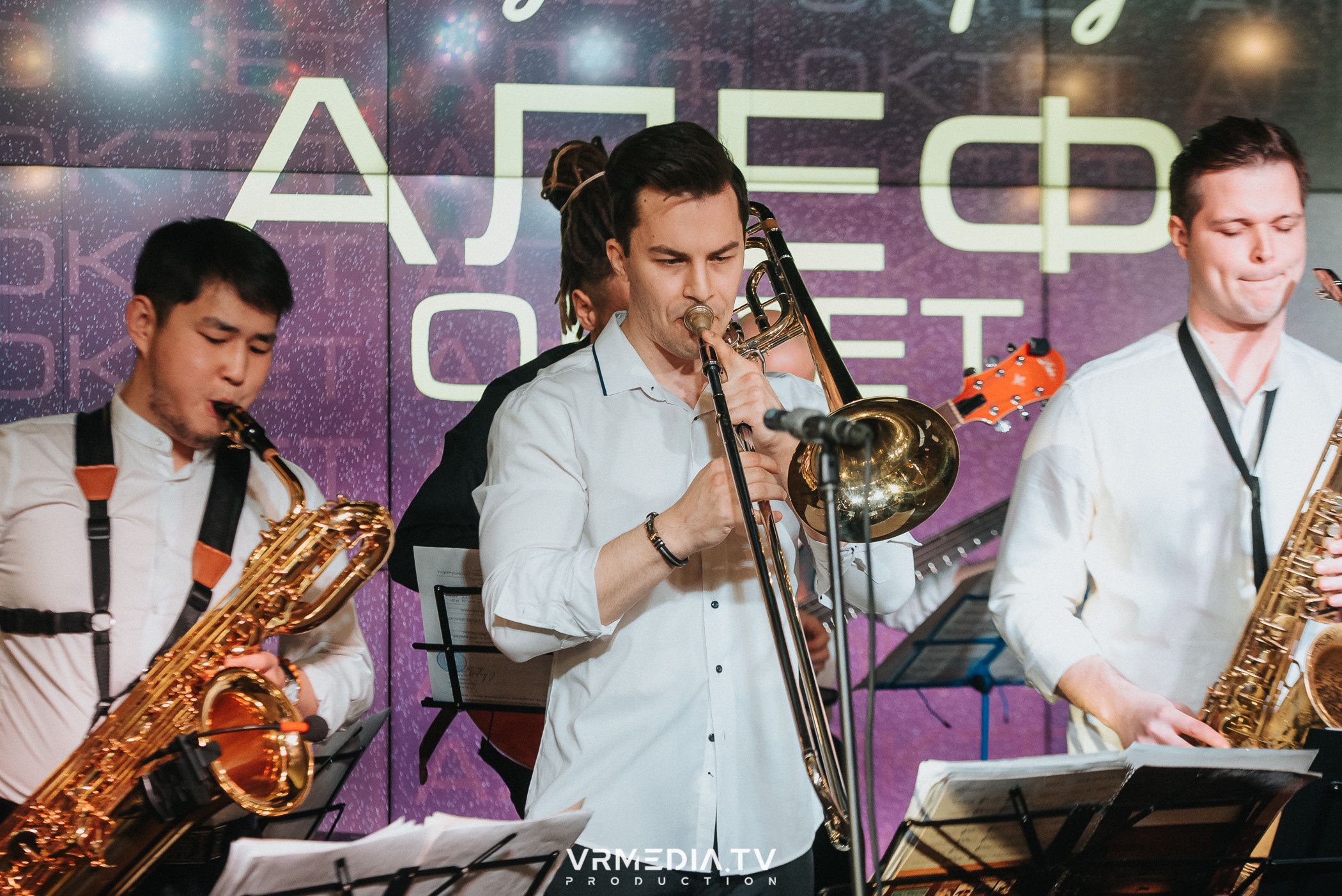 Джазовая среда: Алеф Октет