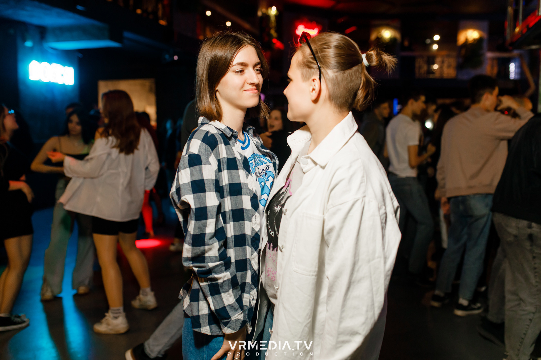 Выходные в баре «DOSKI»