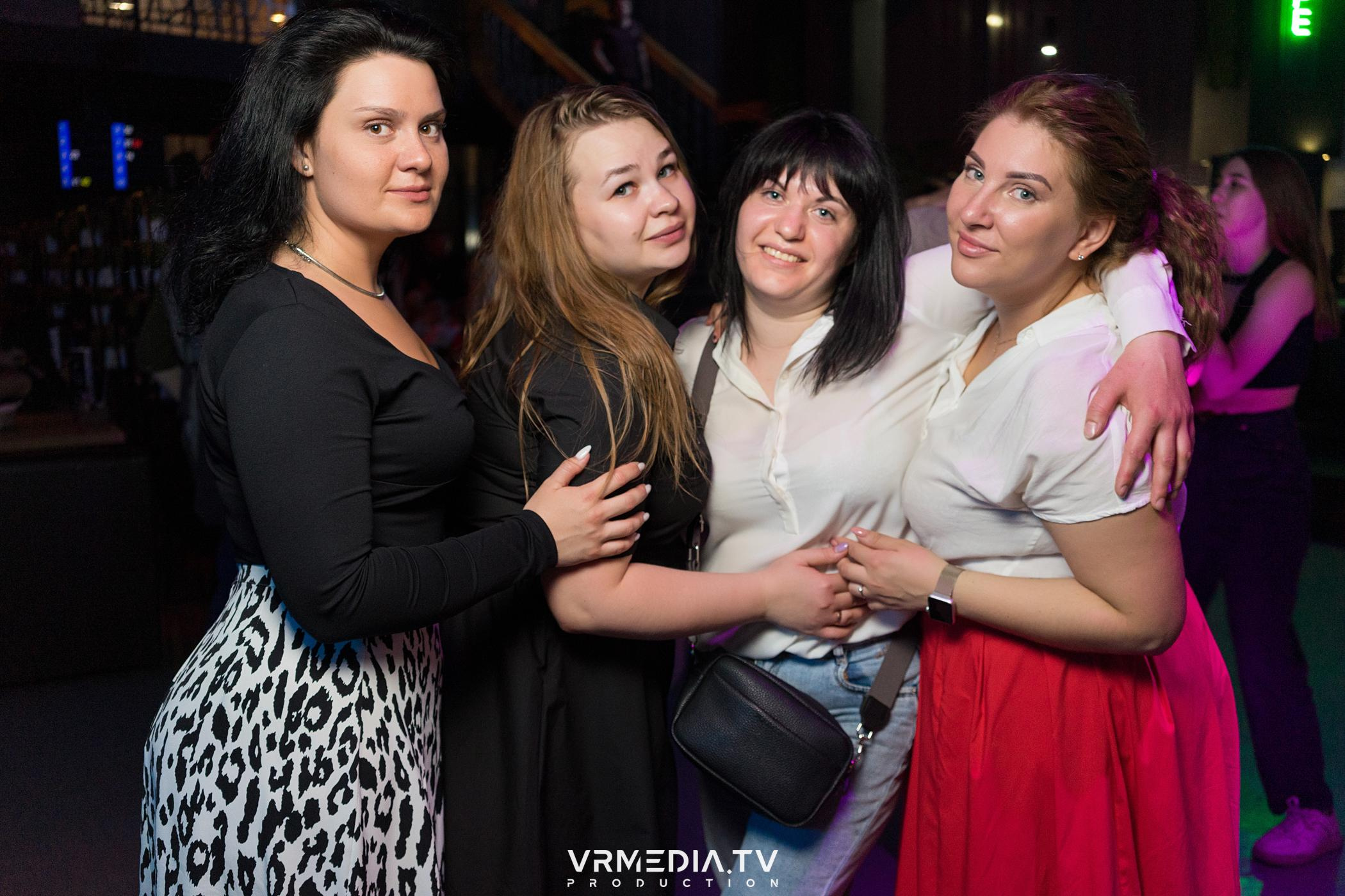 Выходные в баре «DOSKI»