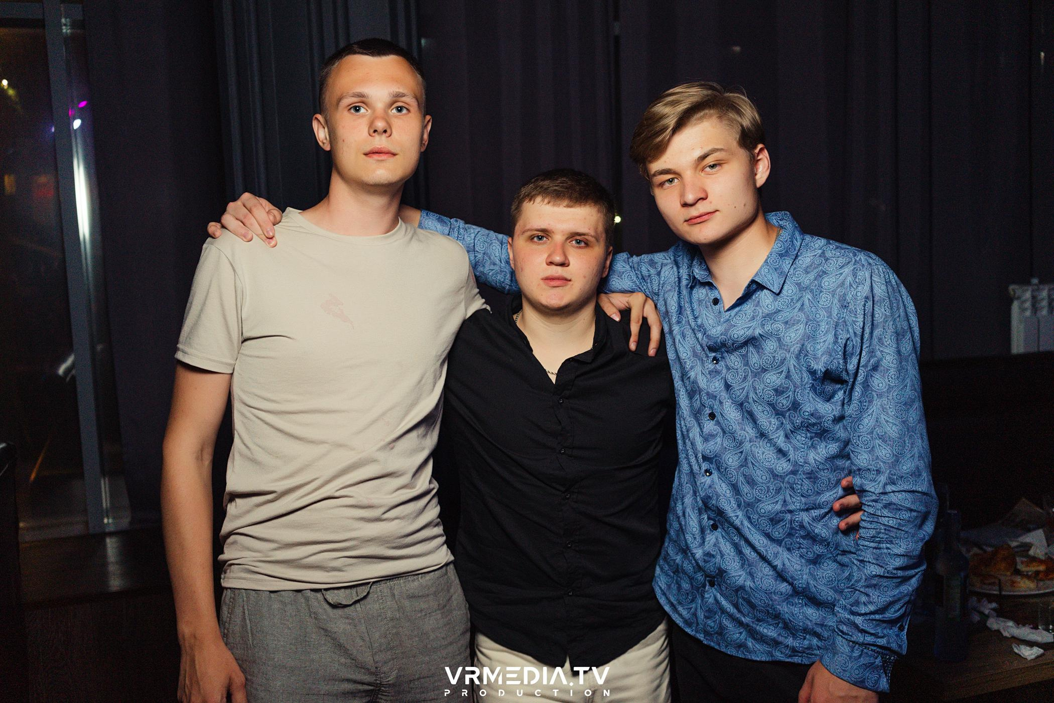 Выходные в баре «DOSKI»