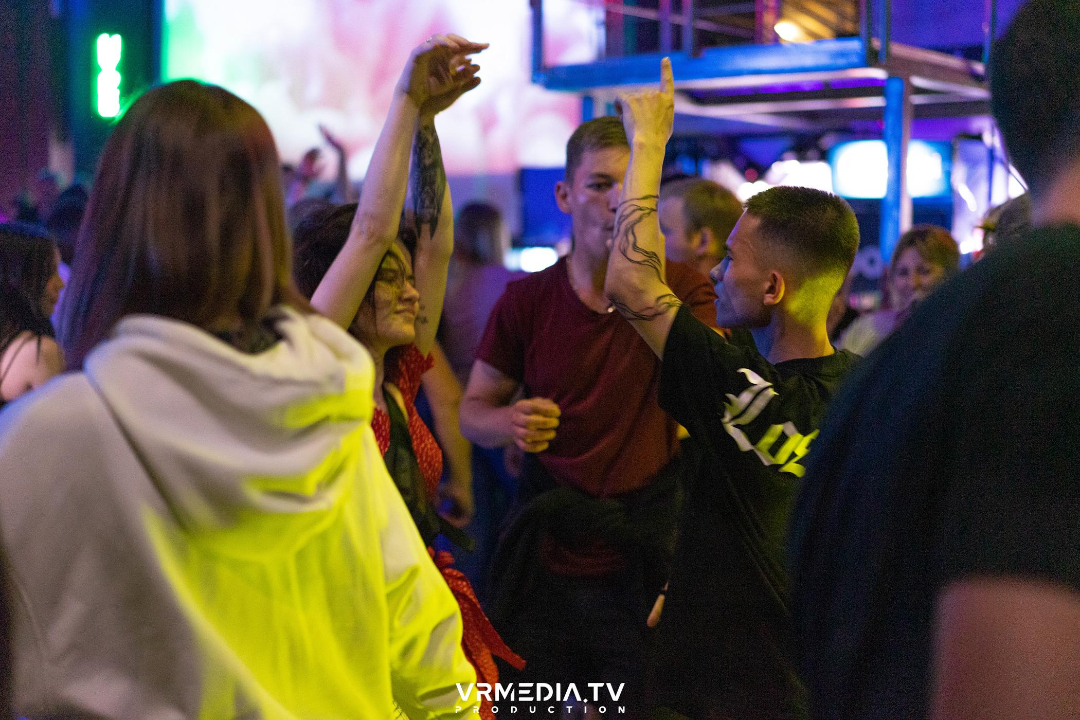 Выходные в баре «DOSKI»