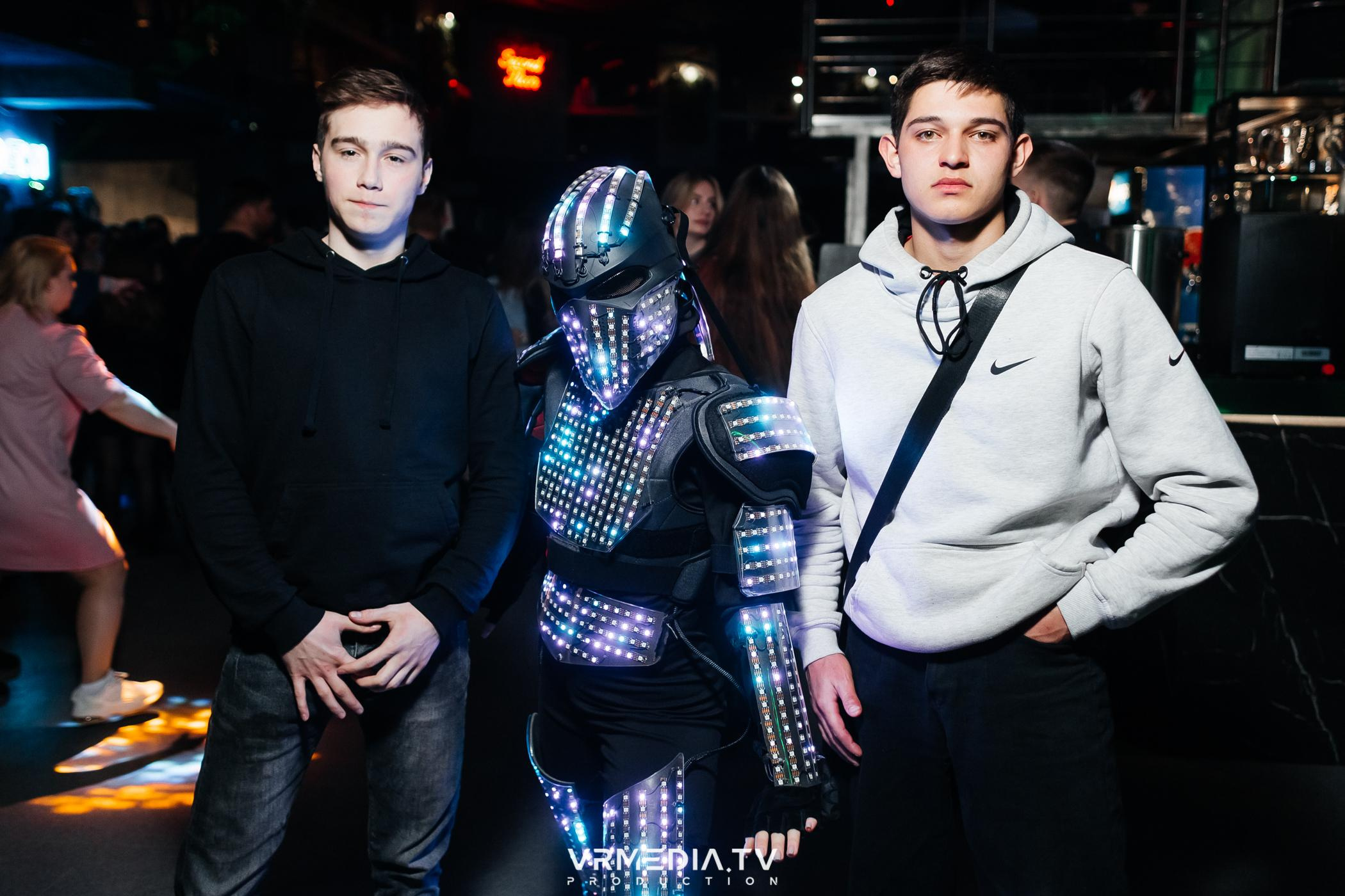 Выходные в баре «DOSKI»