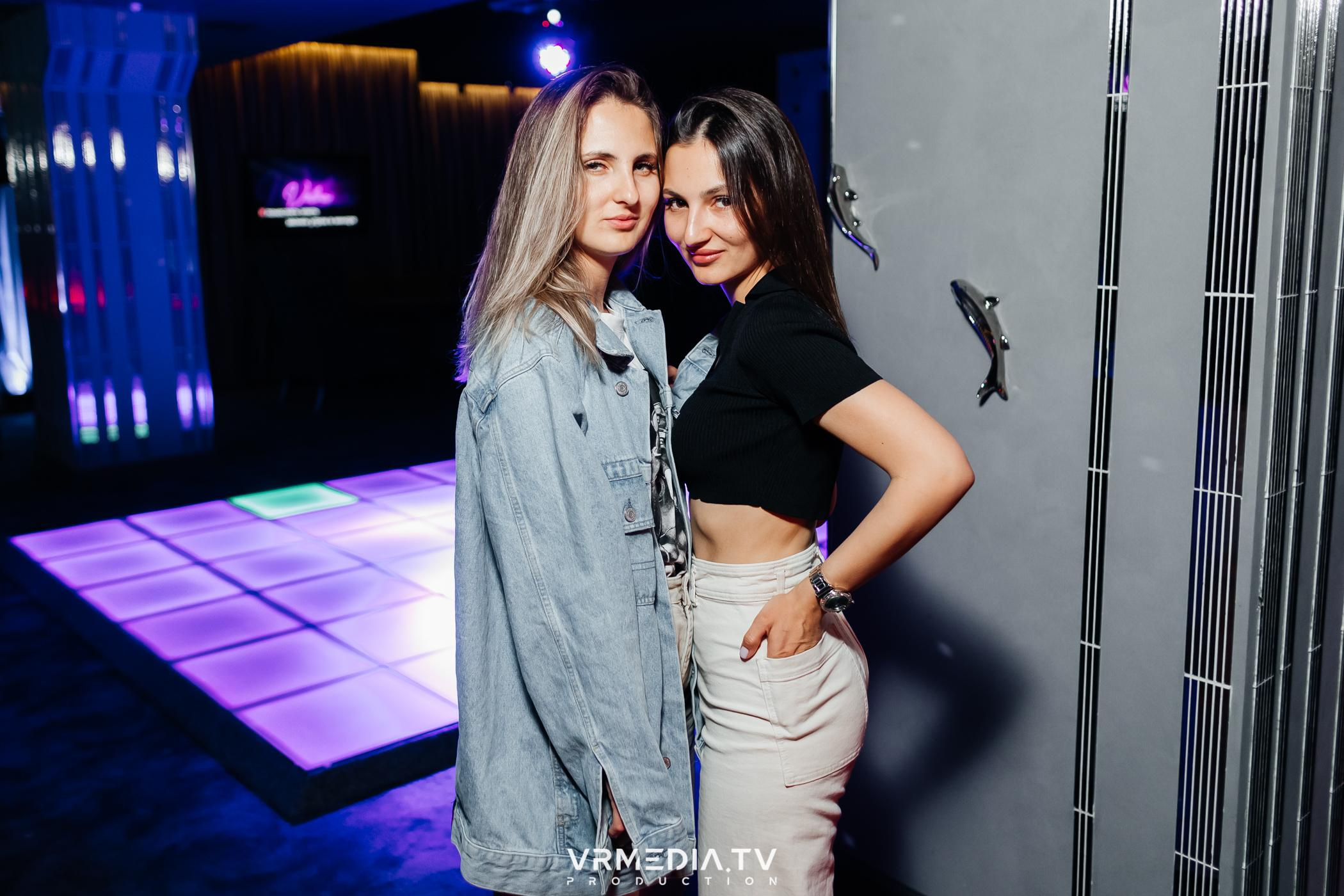 «Summer: ON» в караоке-баре «Volna»