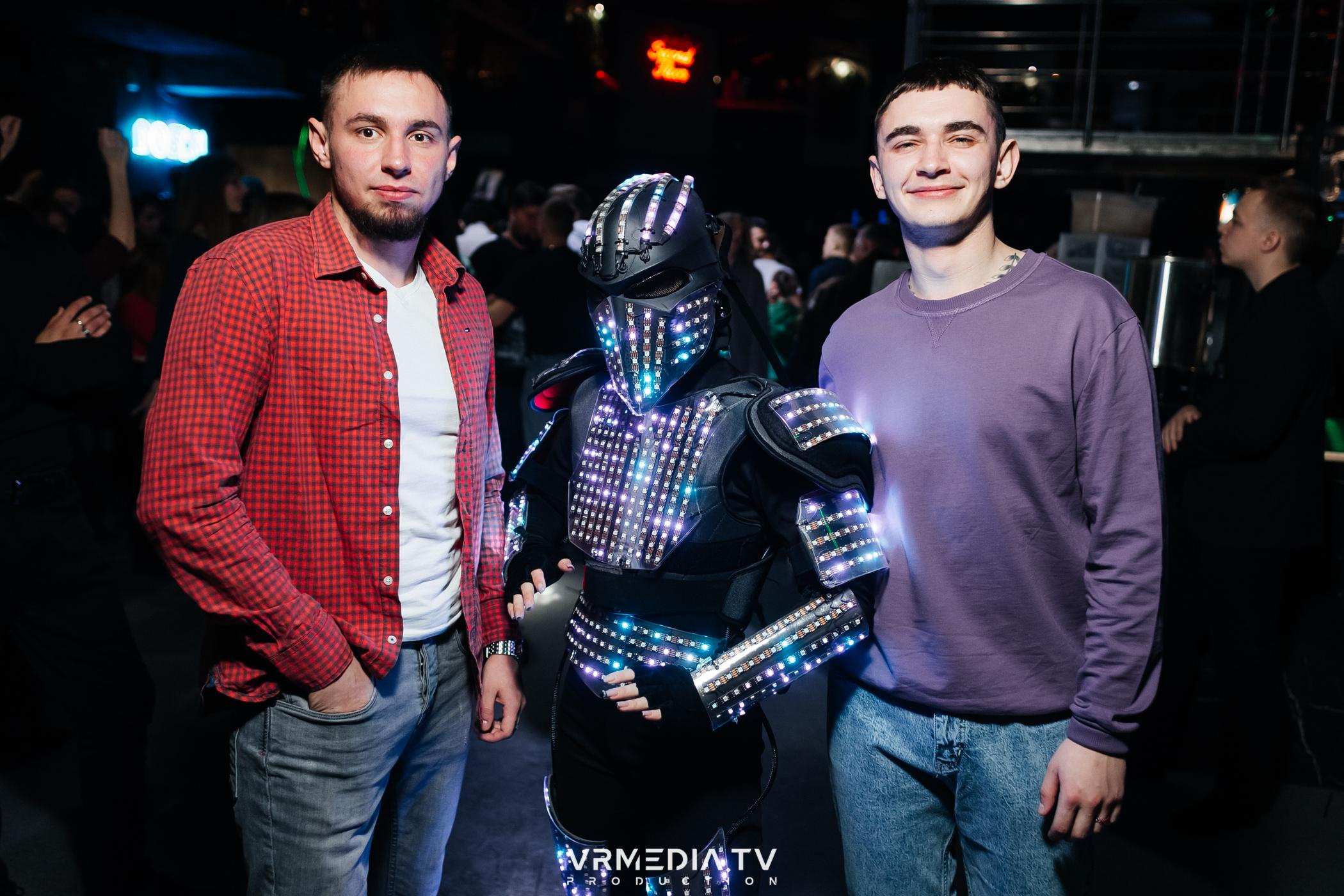 Выходные в баре «DOSKI»