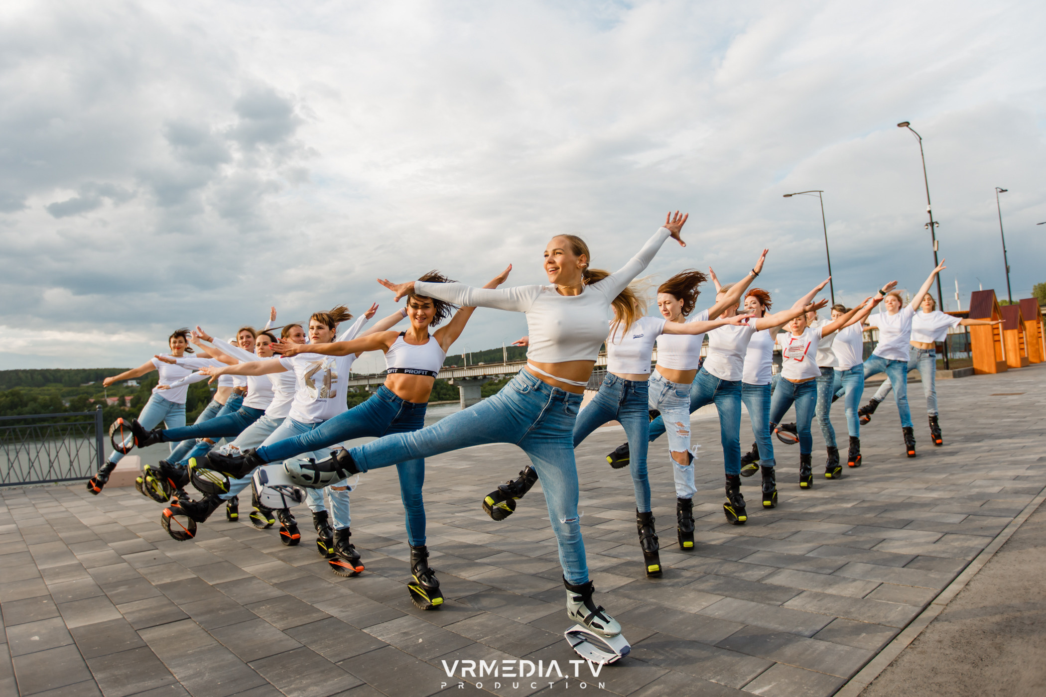 Открытая тренировка «Kangoo jumps»