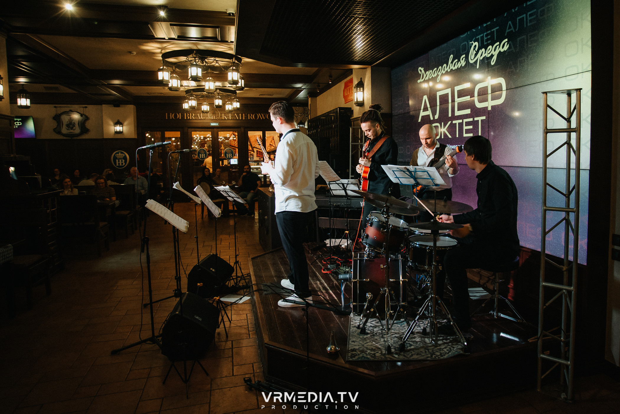 Джазовая среда: Алеф Октет