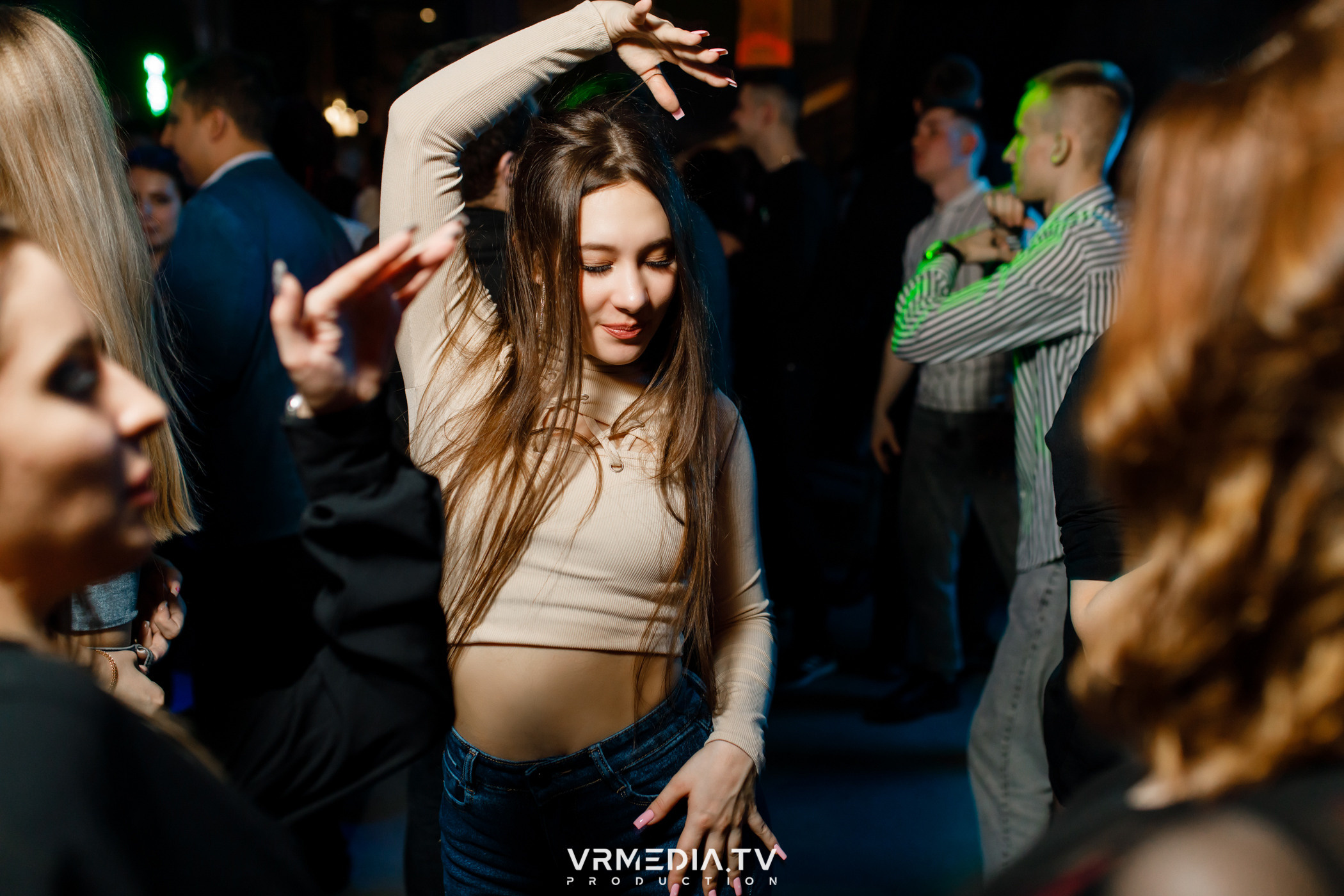 Выходные в баре «DOSKI»