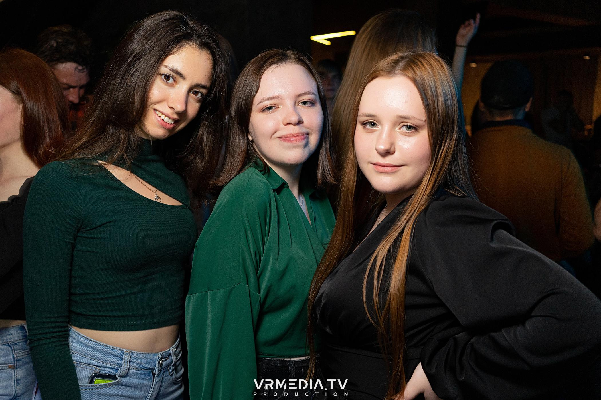 Выходные в баре «DOSKI»