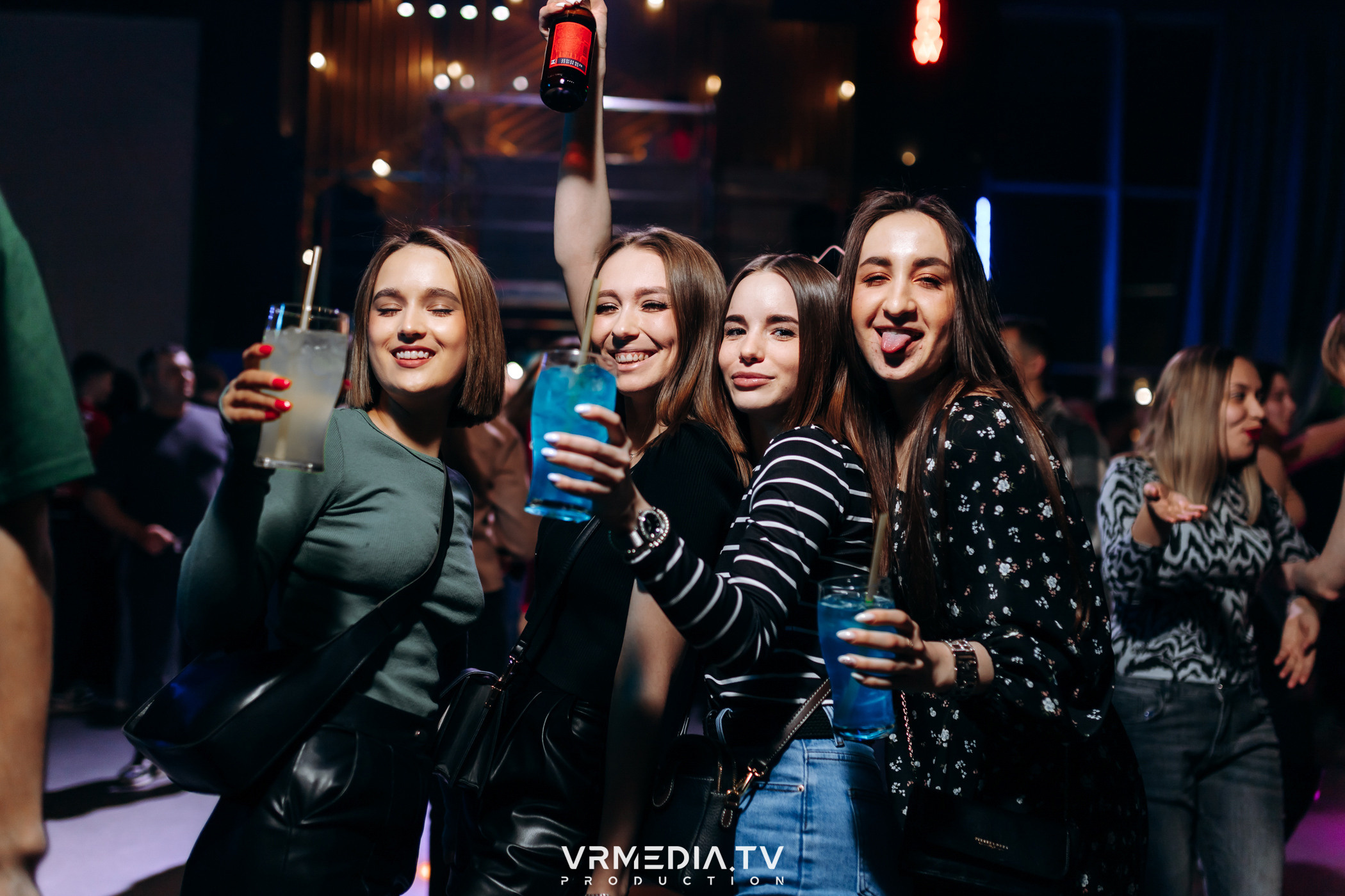 Выходные в баре «DOSKI»