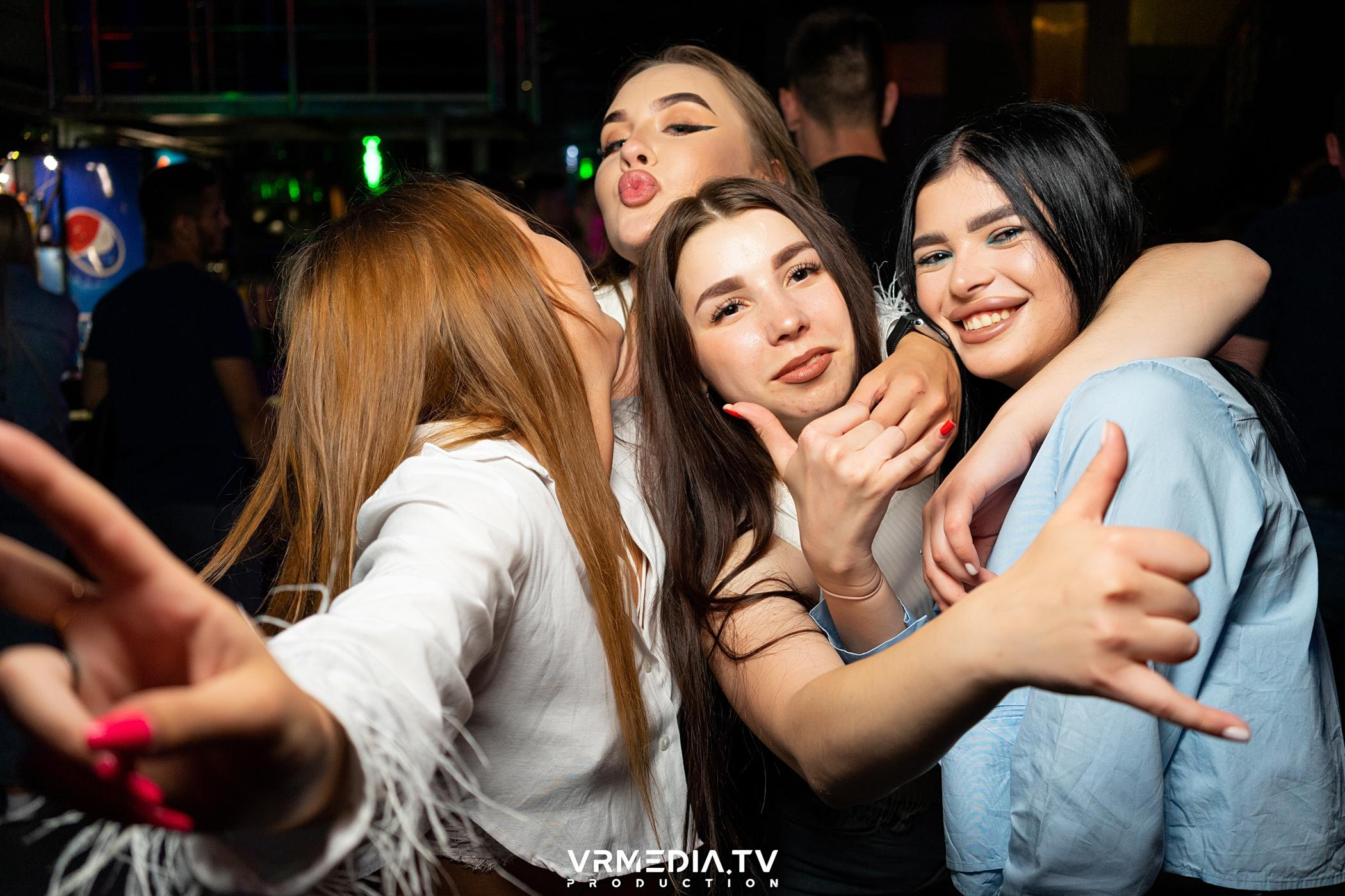 Выходные в баре «DOSKI»