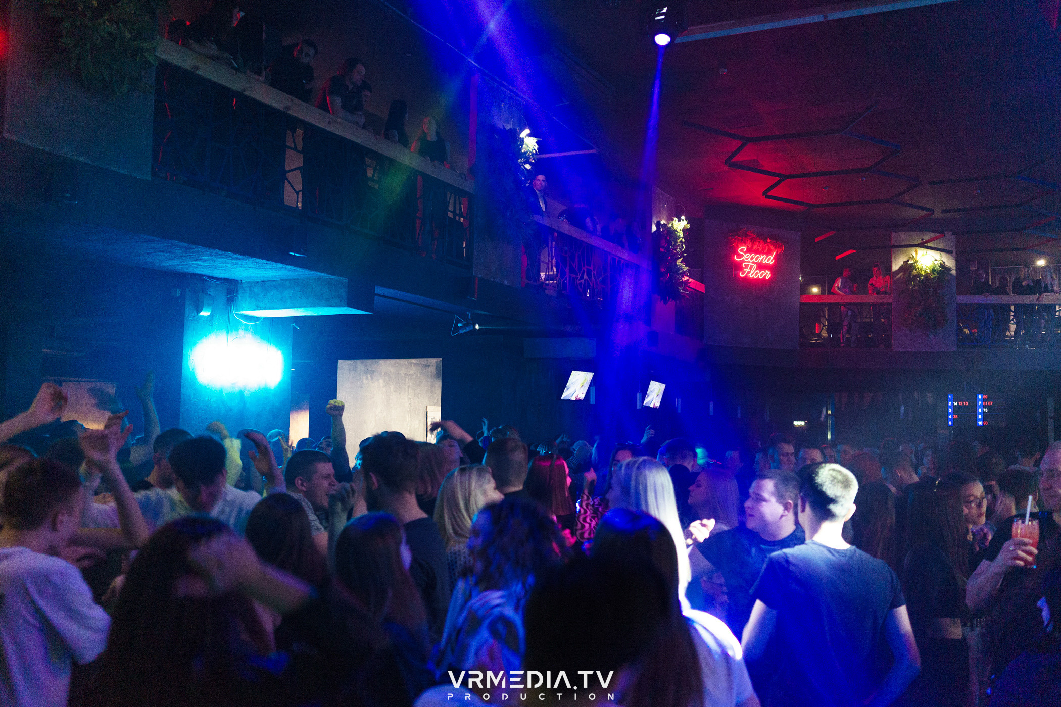 Выходные в баре «DOSKI»