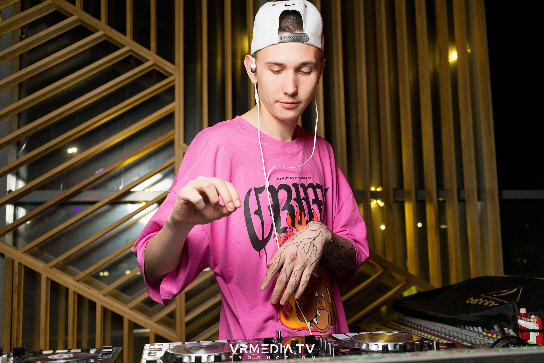 Выходные в баре «DOSKI»