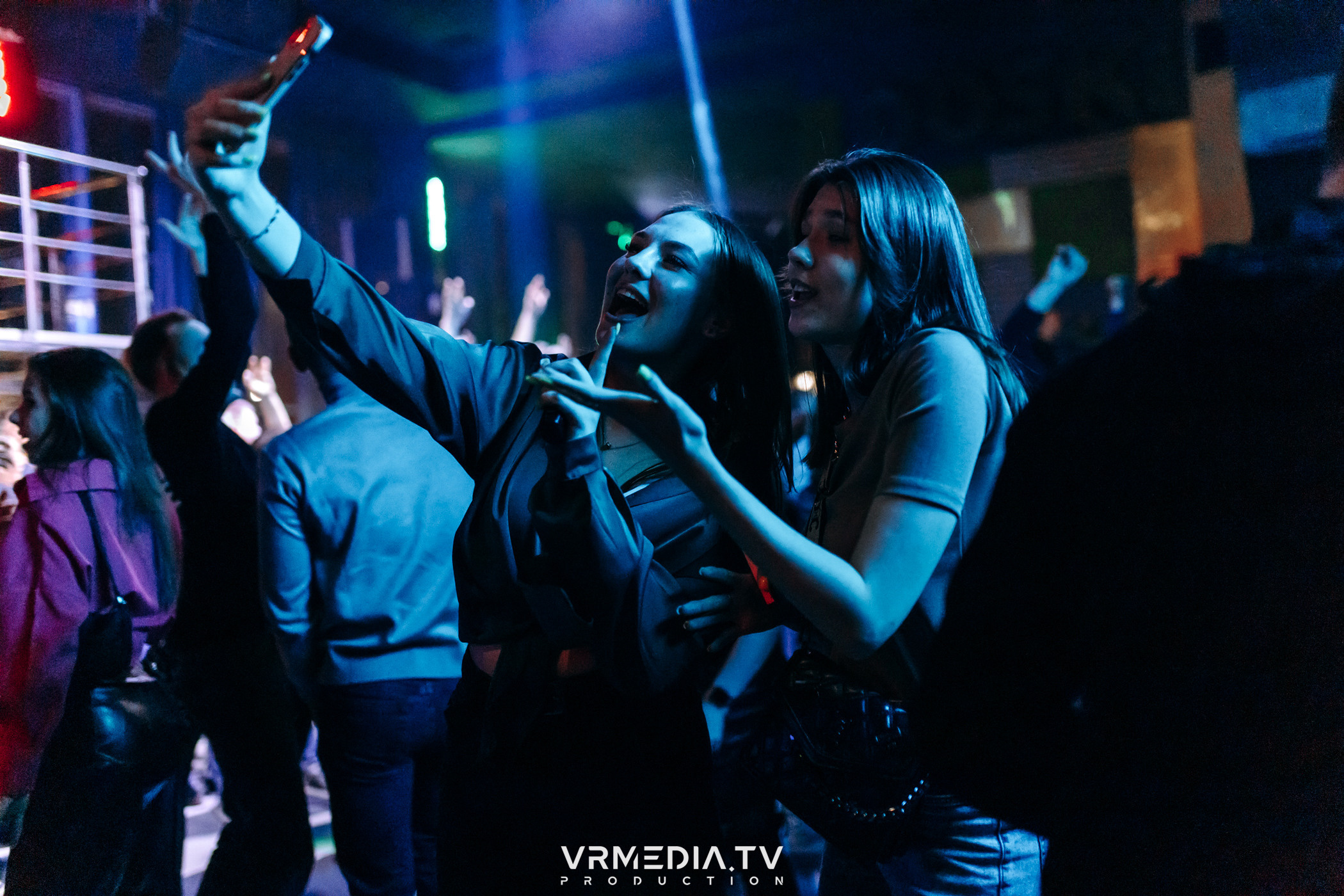 Выходные в баре «DOSKI»