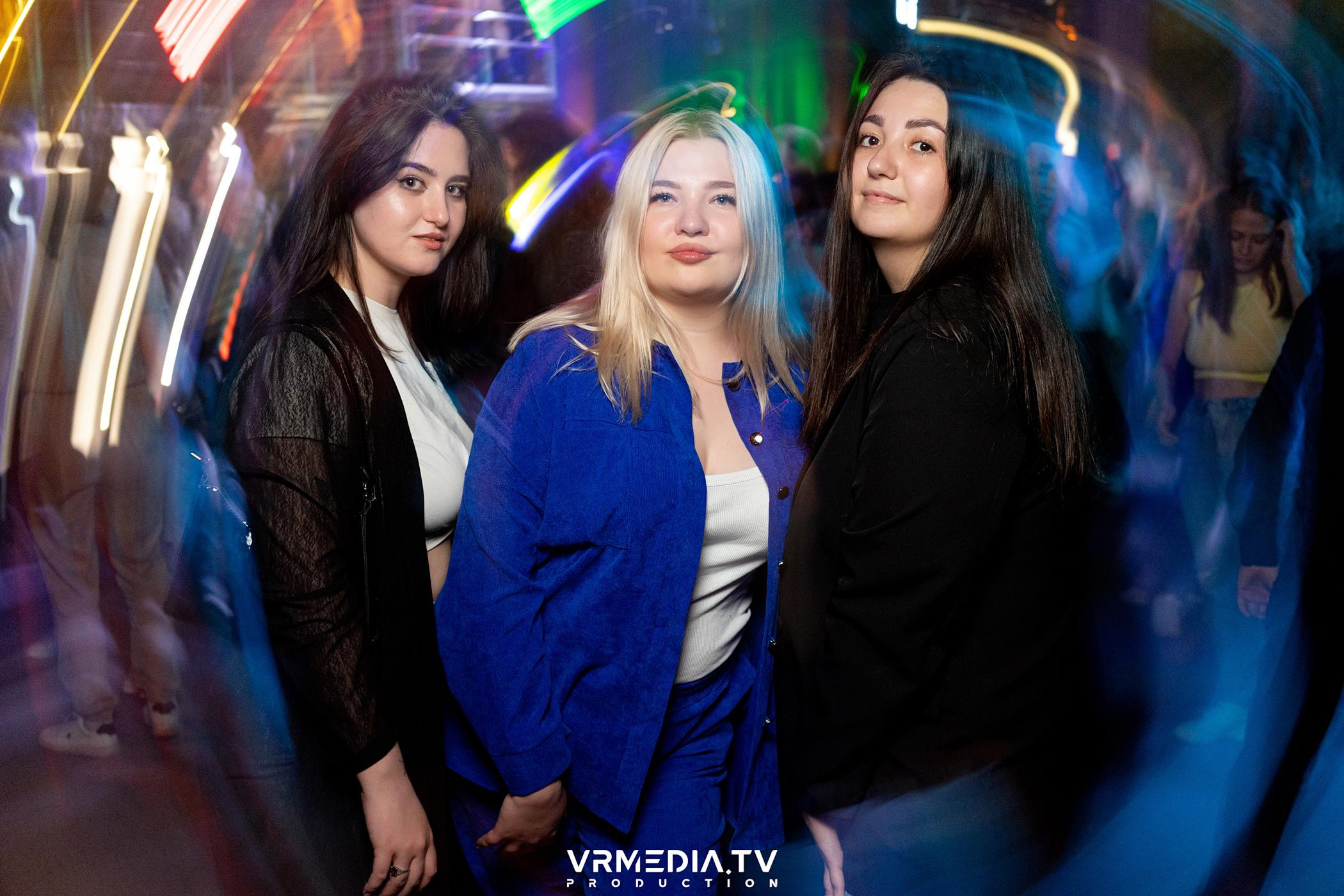 Выходные в баре «DOSKI»