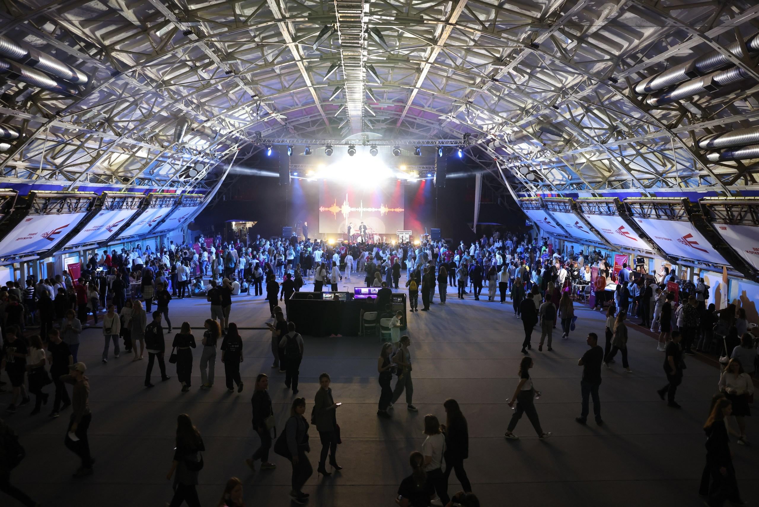 Репортаж с фестиваля «В ДВИЖЕНИИ». Концерт группы «Пицца». Фотограф в Туле Крупский АнДРей. Фотостудия «КАДР71» в Туле