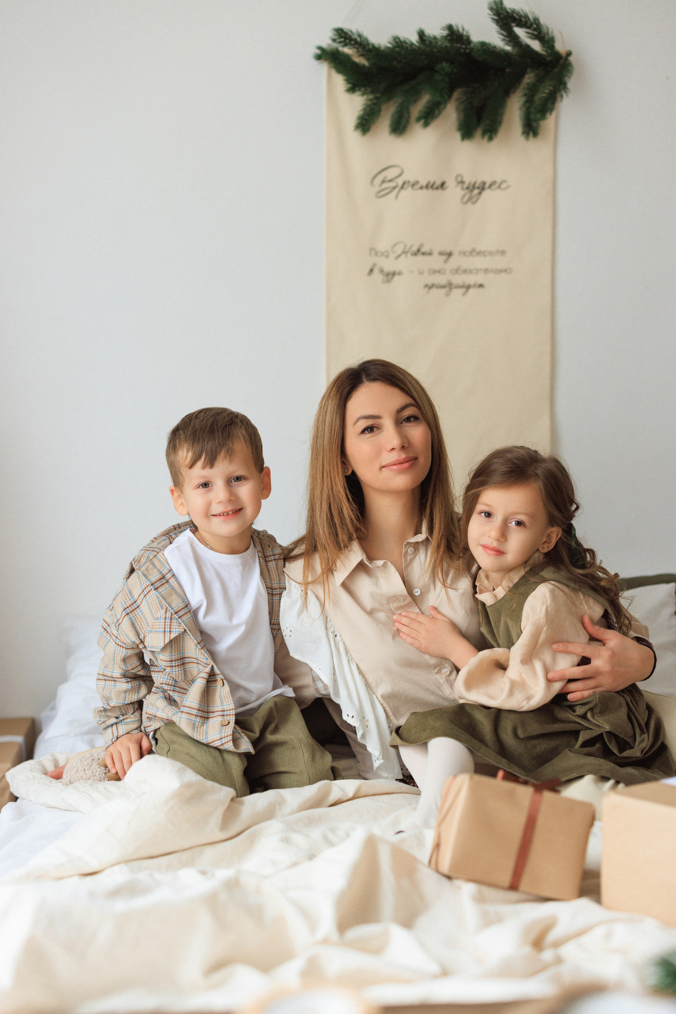 Семейная фотосессия в фотостудии «MESTONE», город Краснодар. Семейный и детский фотограф в Краснодаре Анна Трашкова