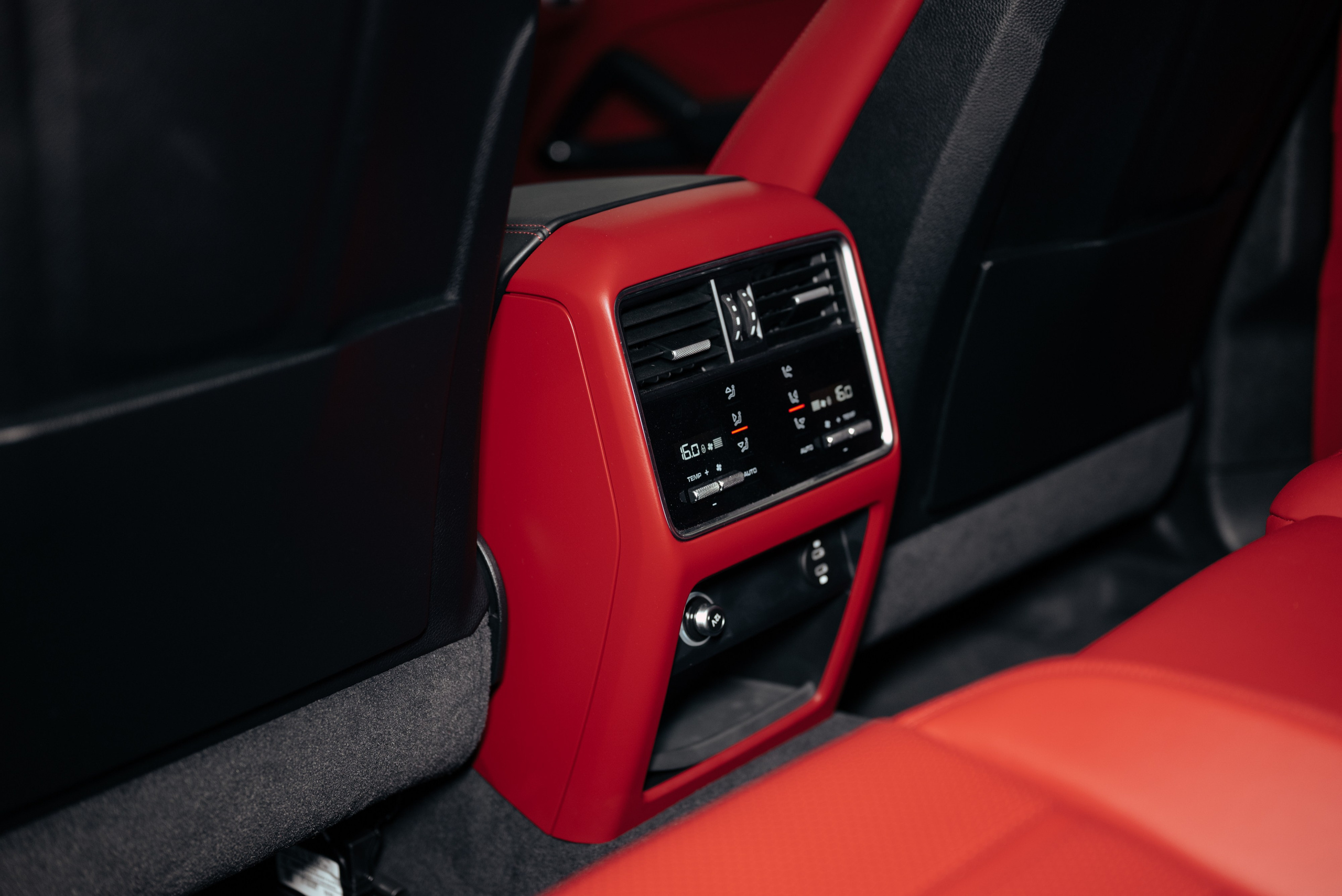 Porsche Cayenne GTS grey on red. DeLorein