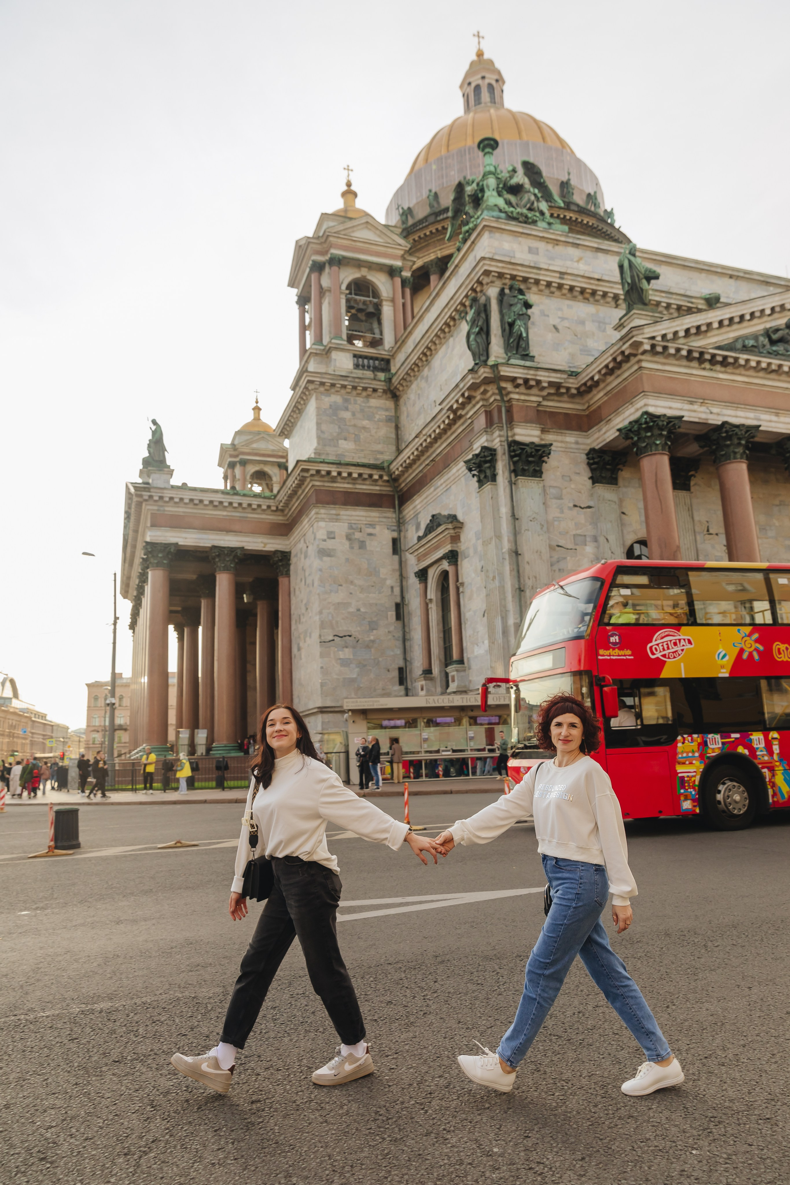 Прогулка Оли и Марины. Семейный фотограф в Санкт-Петербурге Ева Маркова
