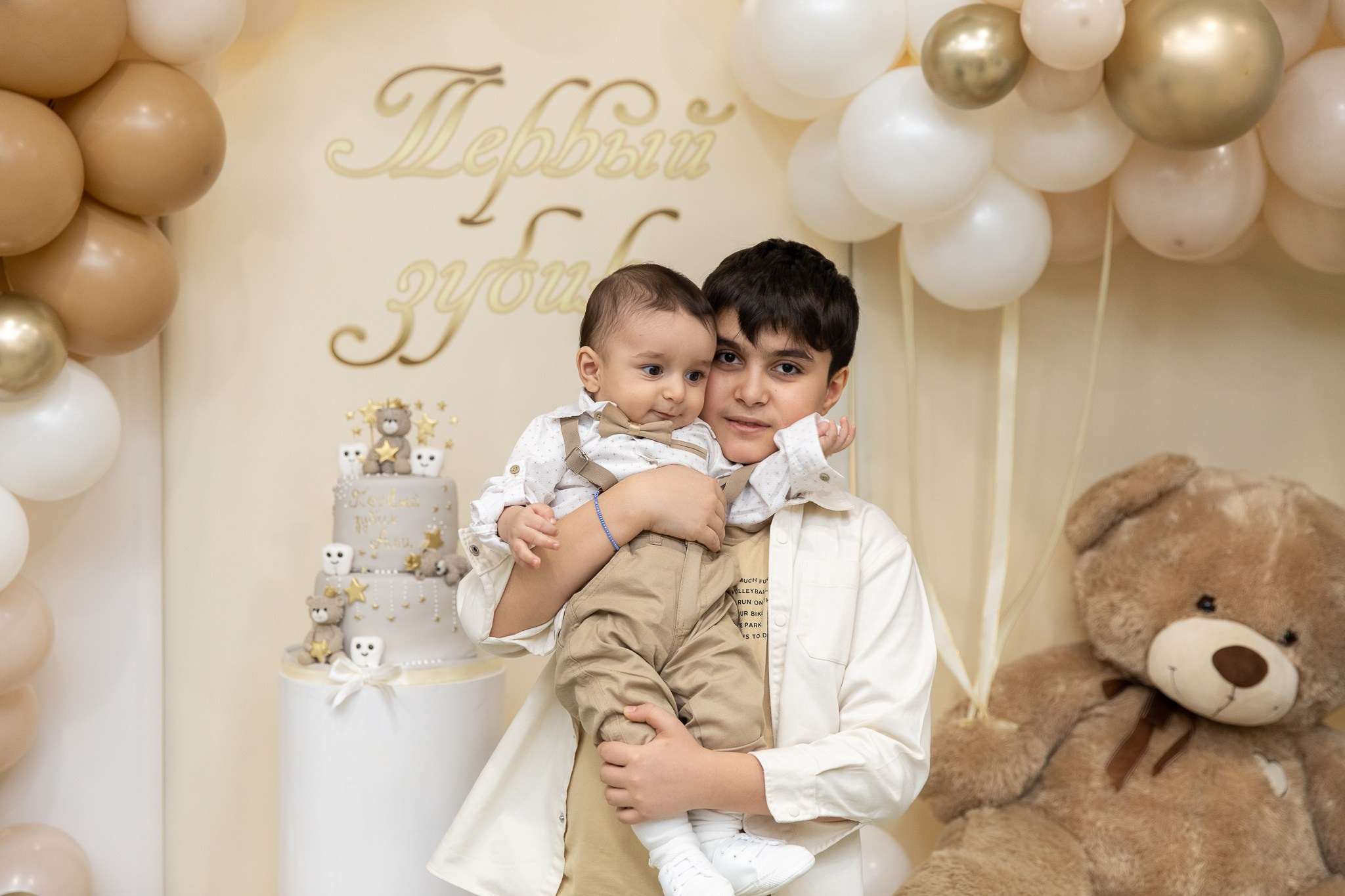 Первый зубик Али. Фотограф Татьяна Генева