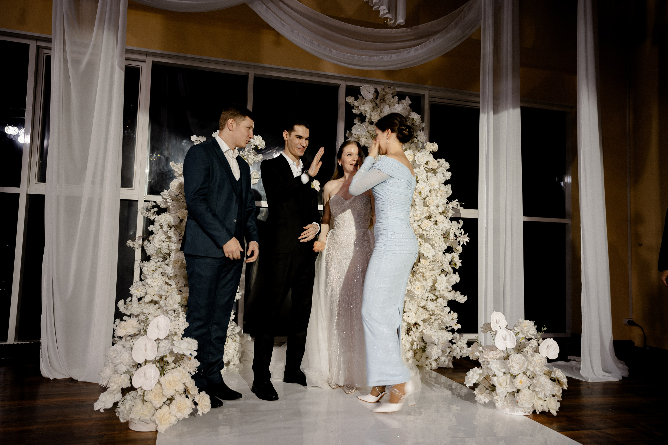 СВАДЕБНАЯ СЬЕМКА СБОРОВ В ОТЕЛЕ И ВЫЕЗД НА ЦЕРЕМОНИЮ (СНЯТО В СИБИРЕ В НИЖНЕВАРТОВСКЕ). Профессиональный фотограф, Санкт-Петербург — Виктория Богомолова