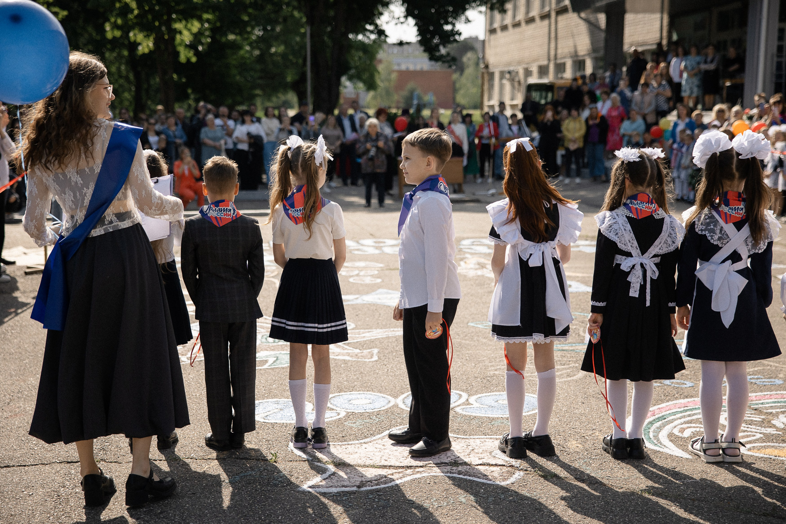 Последний звонок — линейка. Свадебный фотограф Роман Еремеев