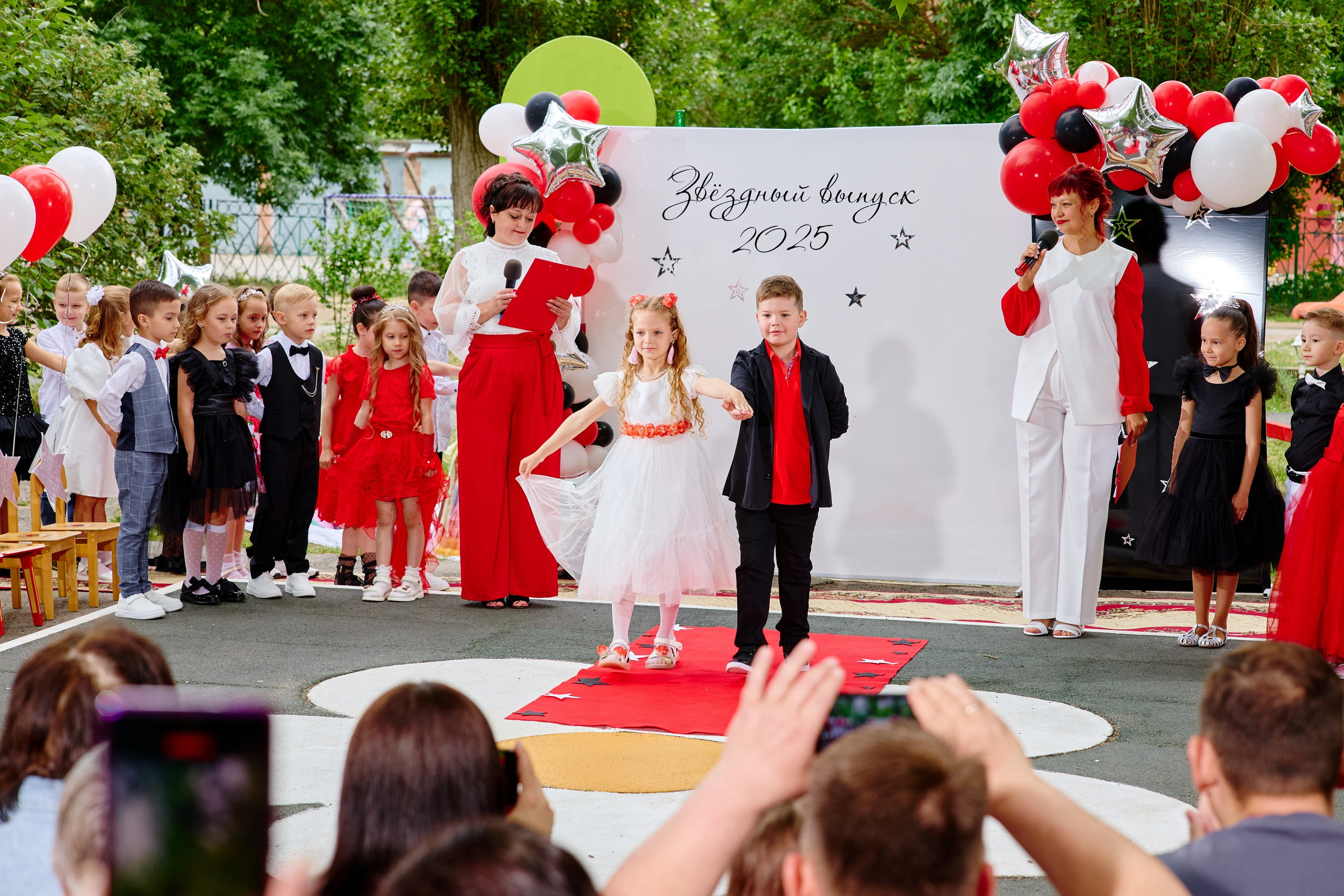 Выпускной 45 сад. Фотограф Выпускные альбомы Таганрог Сергей Коробченко