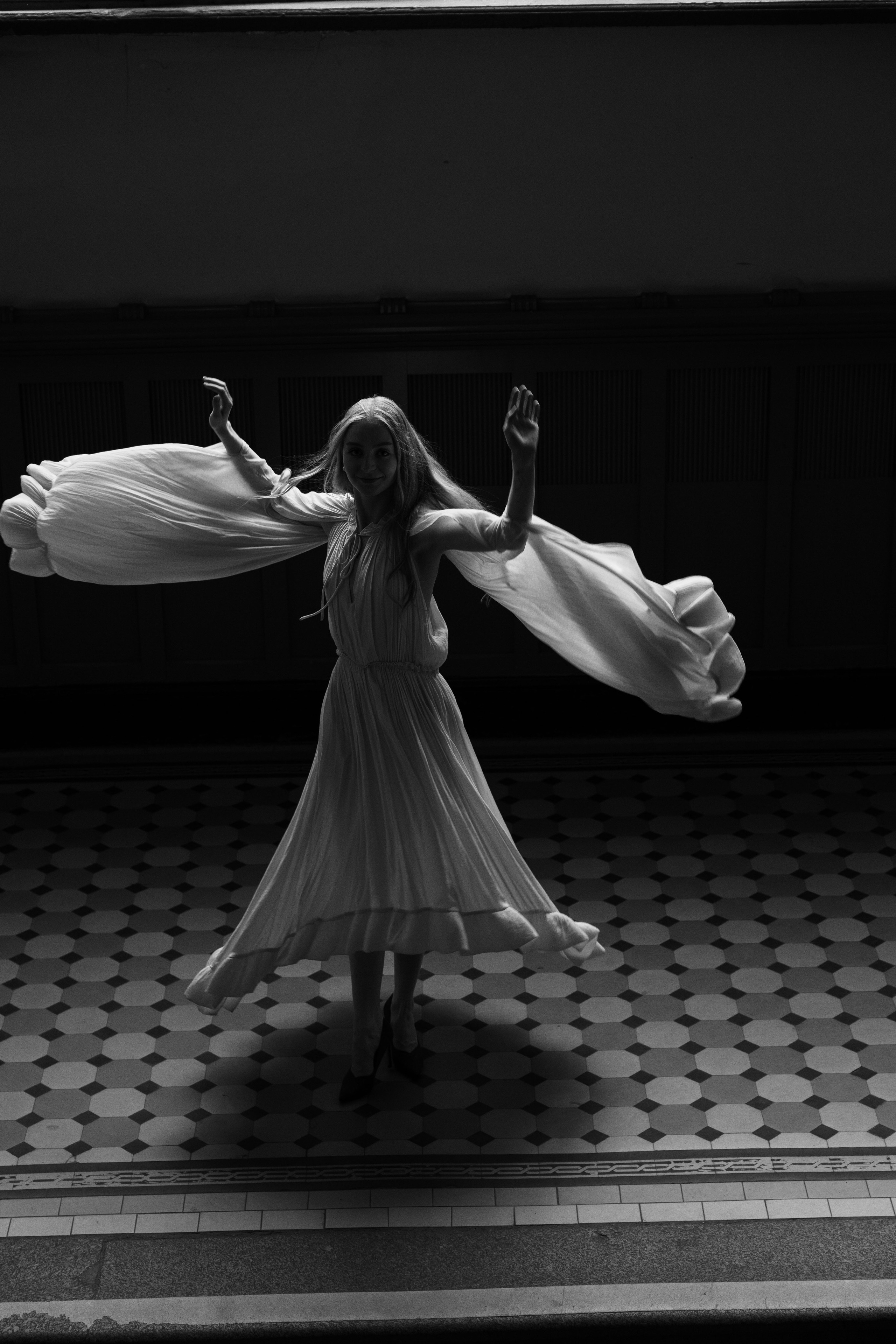 Даша и Константин Витебский вокзал. Фотограф/видеограф в Санкт-Петербурге Динара Гольдина