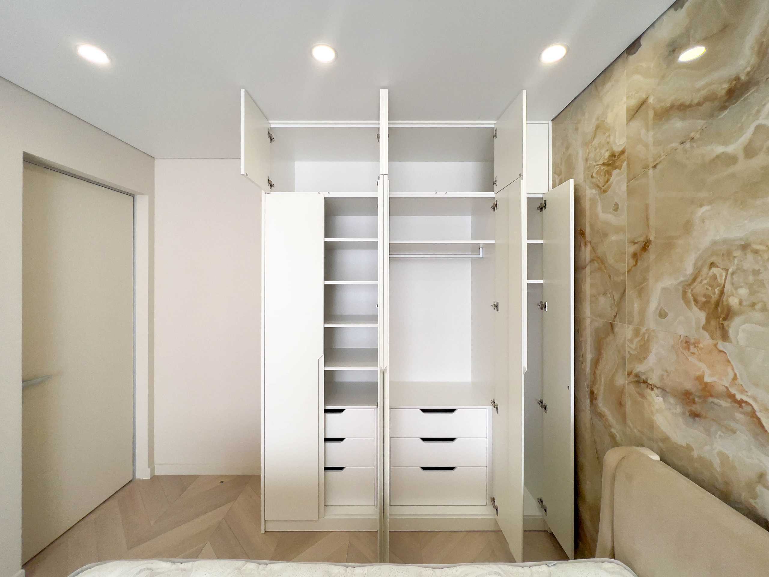 Flat. Fotograf Dmitrii Donets