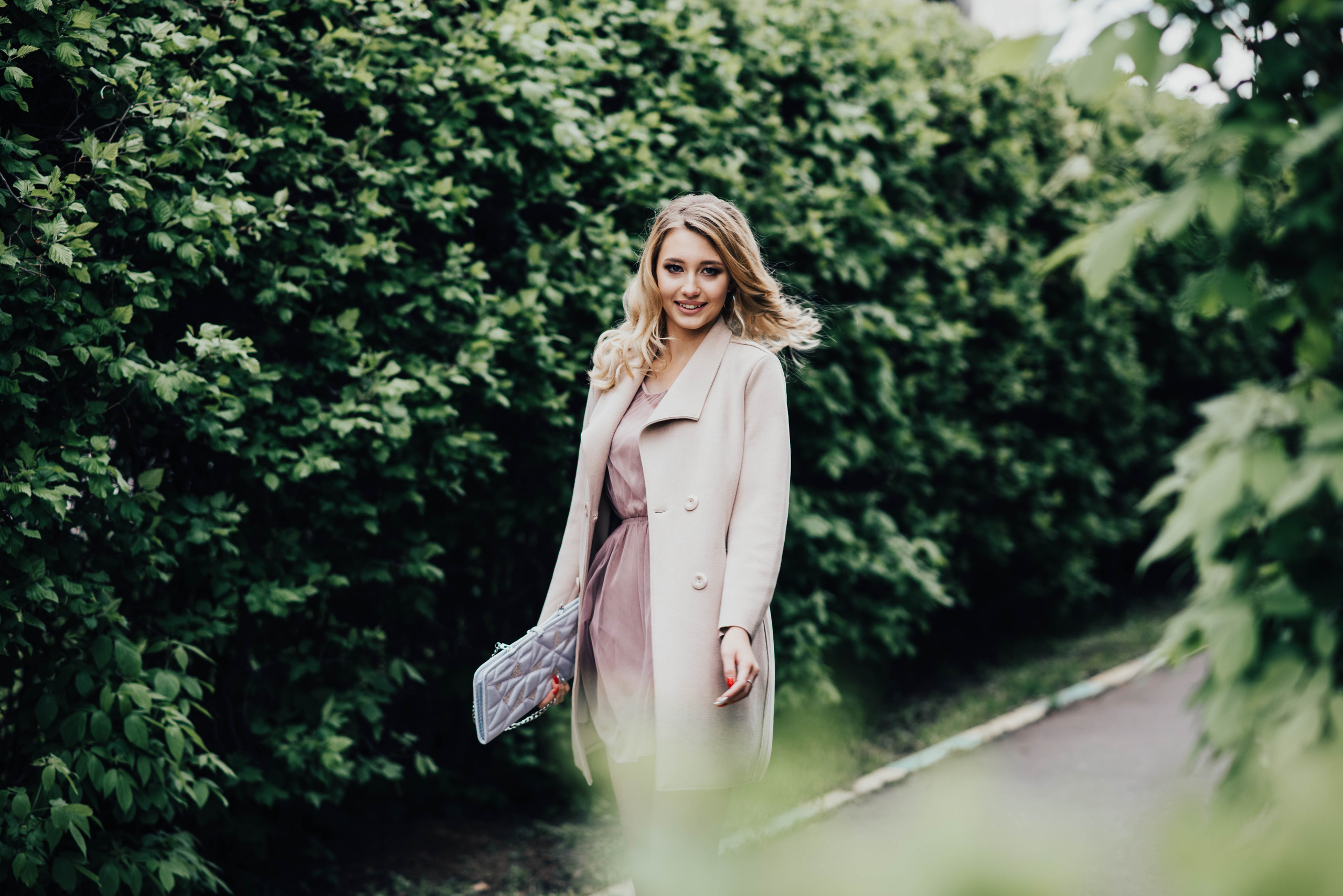 Стрит съемка дизайнерских сумочек, для Школы кройки и шитья Валентины Букеевой. Свадебный и семейный фотограф Максим Сорокин