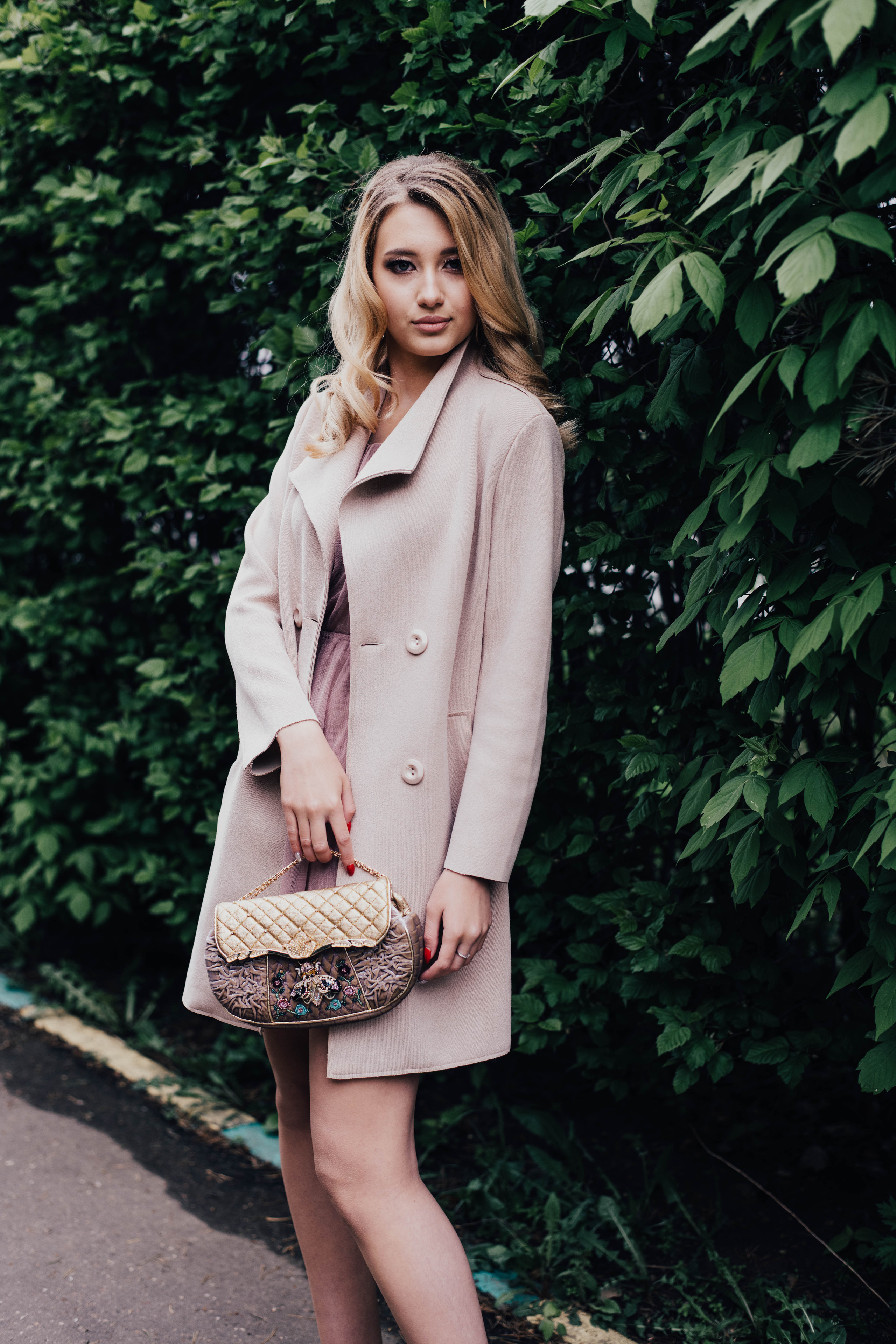 Стрит съемка дизайнерских сумочек, для Школы кройки и шитья Валентины Букеевой. Свадебный и семейный фотограф Максим Сорокин