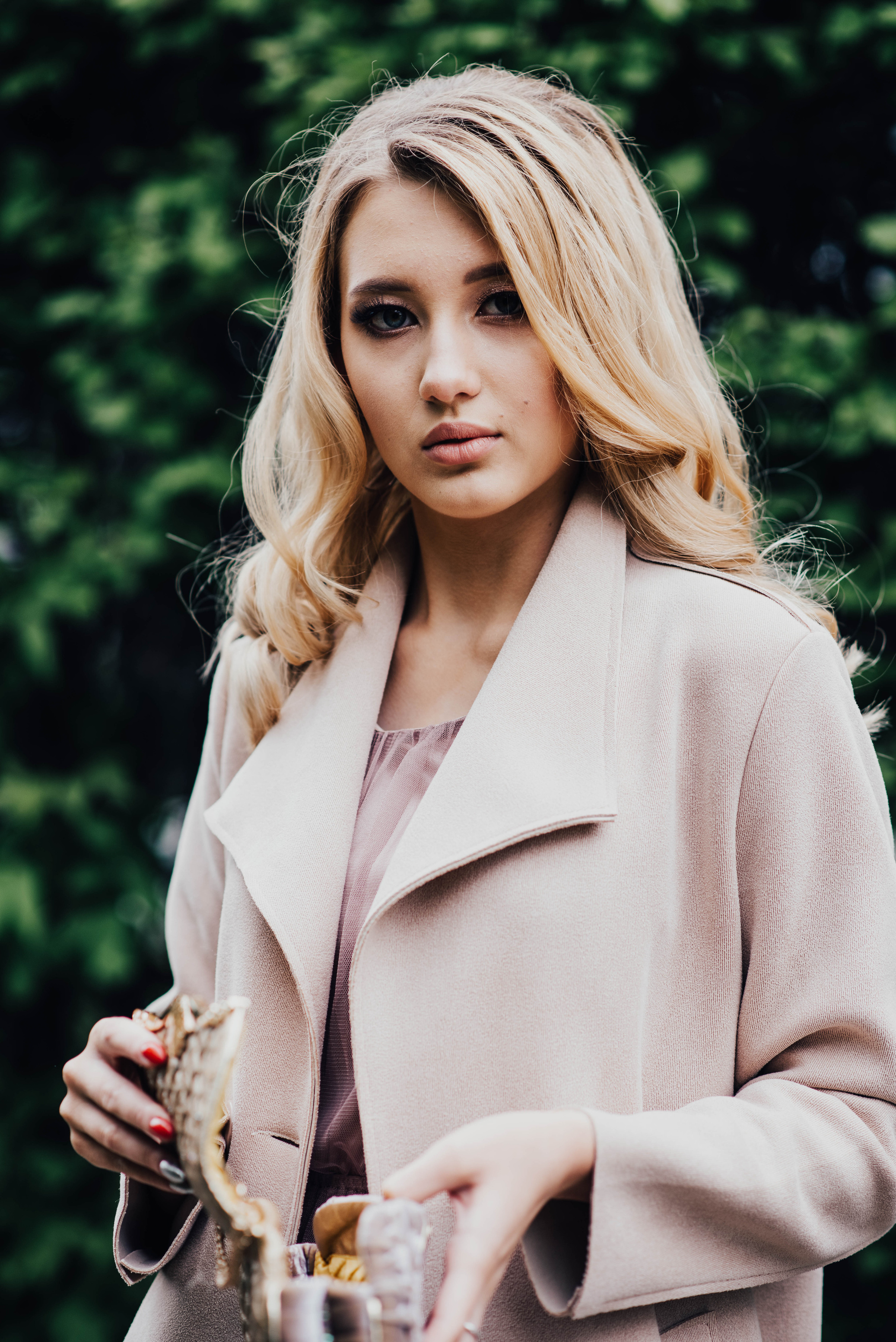 Стрит съемка дизайнерских сумочек, для Школы кройки и шитья Валентины Букеевой. Свадебный и семейный фотограф Максим Сорокин