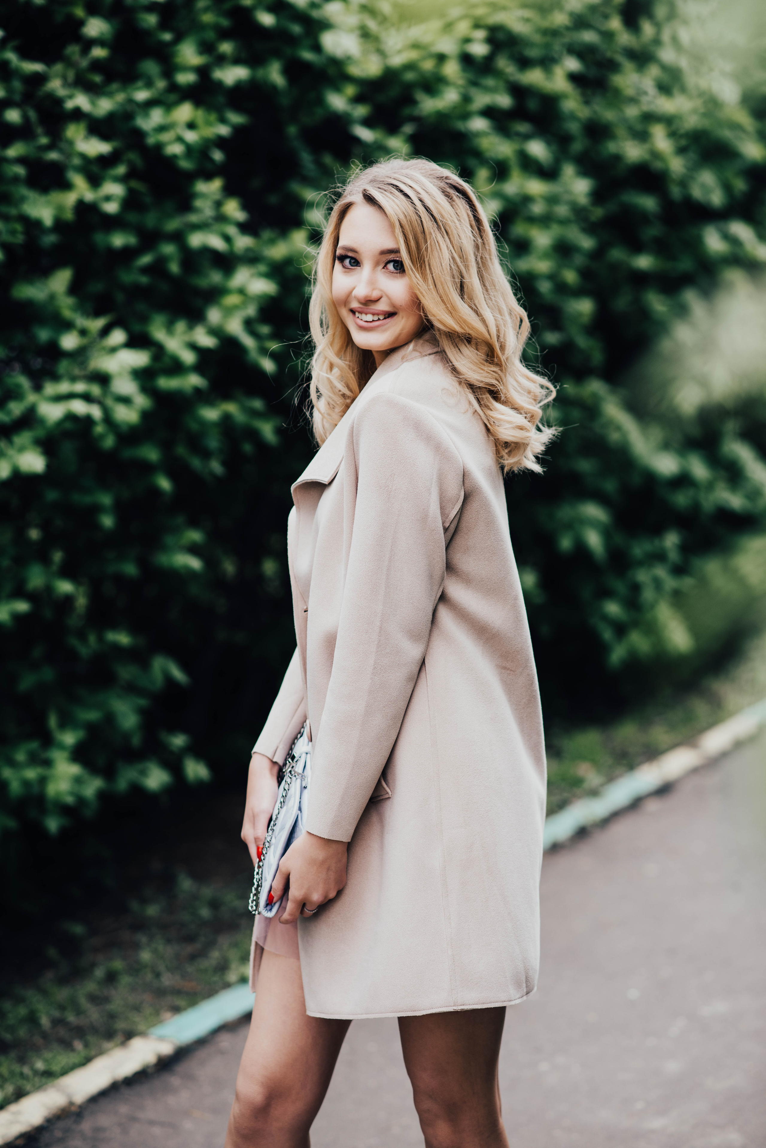 Стрит съемка дизайнерских сумочек, для Школы кройки и шитья Валентины Букеевой. Свадебный и семейный фотограф Максим Сорокин