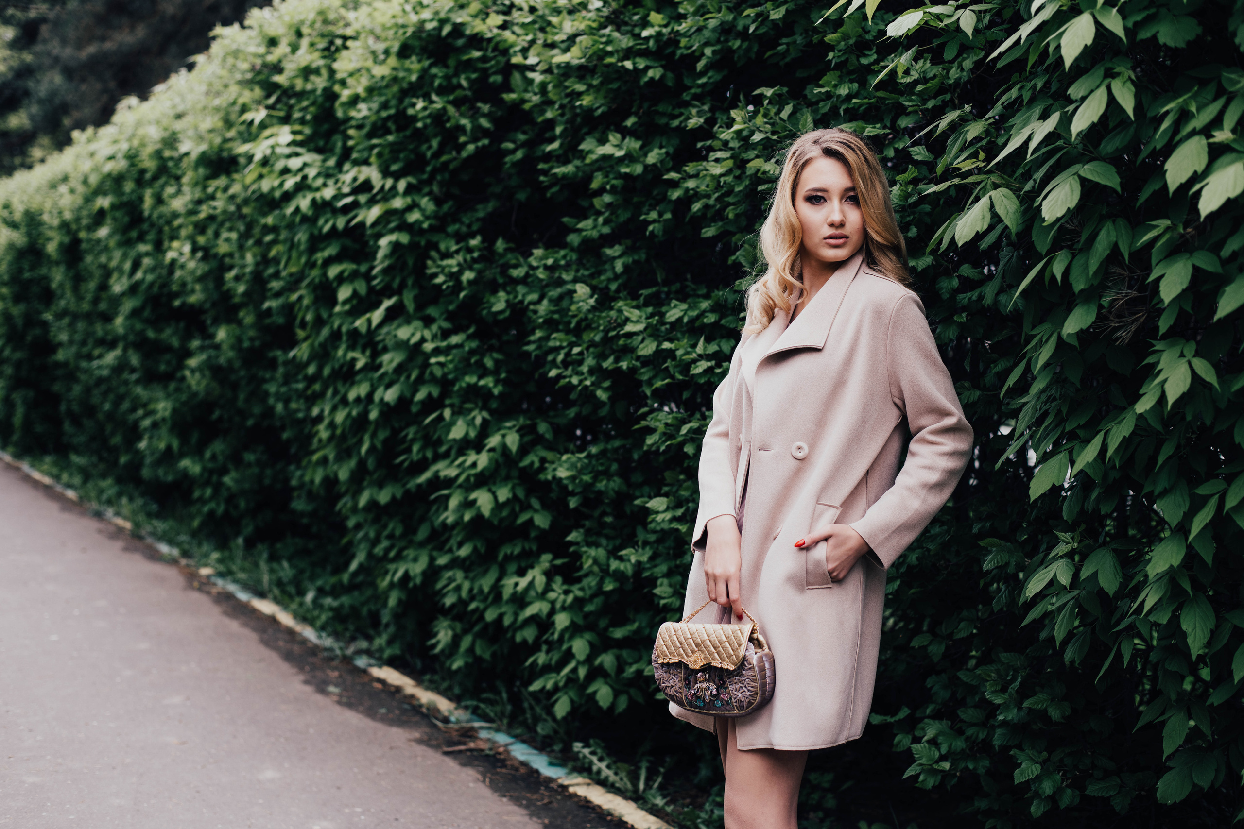 Стрит съемка дизайнерских сумочек, для Школы кройки и шитья Валентины Букеевой. Свадебный и семейный фотограф Максим Сорокин