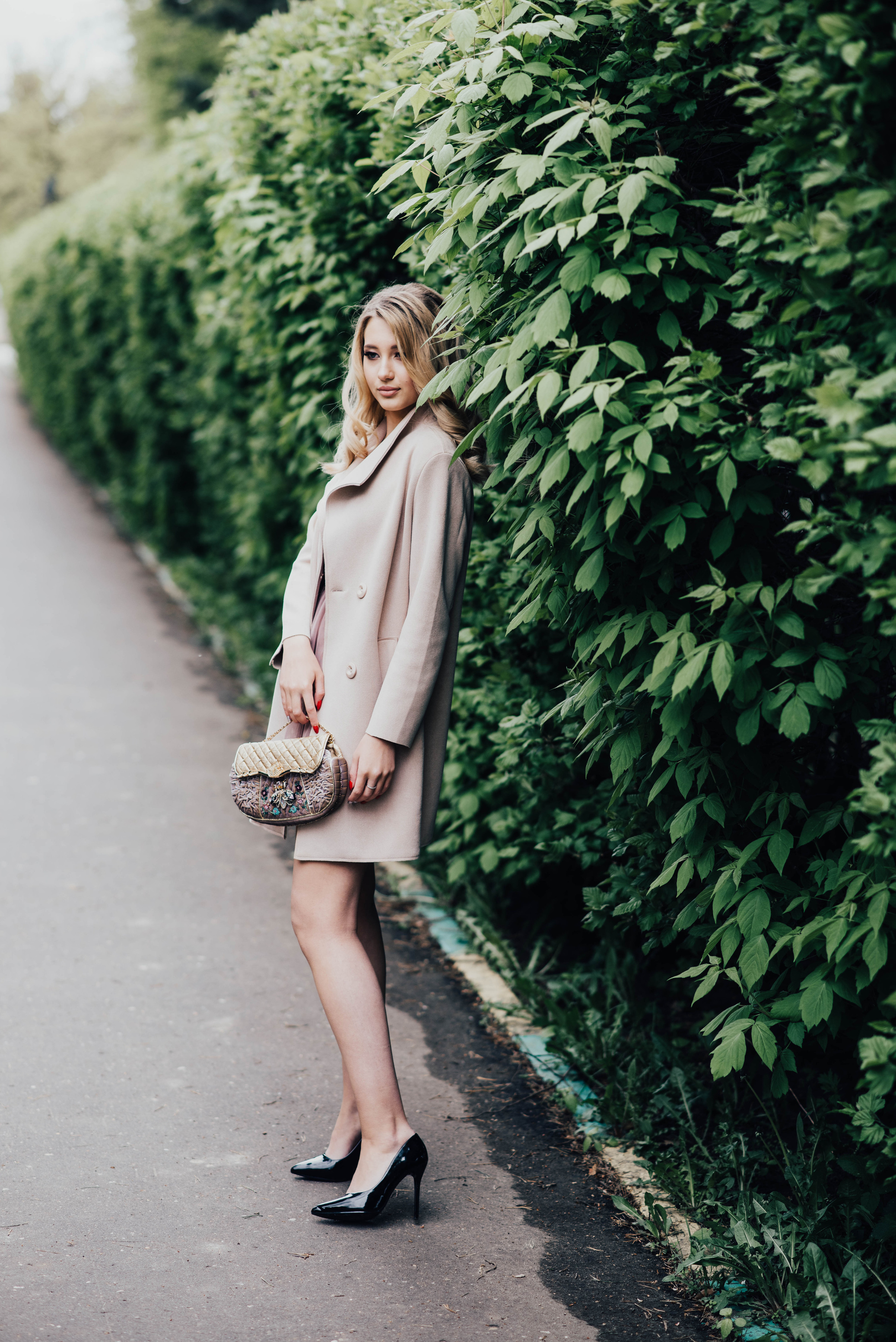 Стрит съемка дизайнерских сумочек, для Школы кройки и шитья Валентины Букеевой. Свадебный и семейный фотограф Максим Сорокин