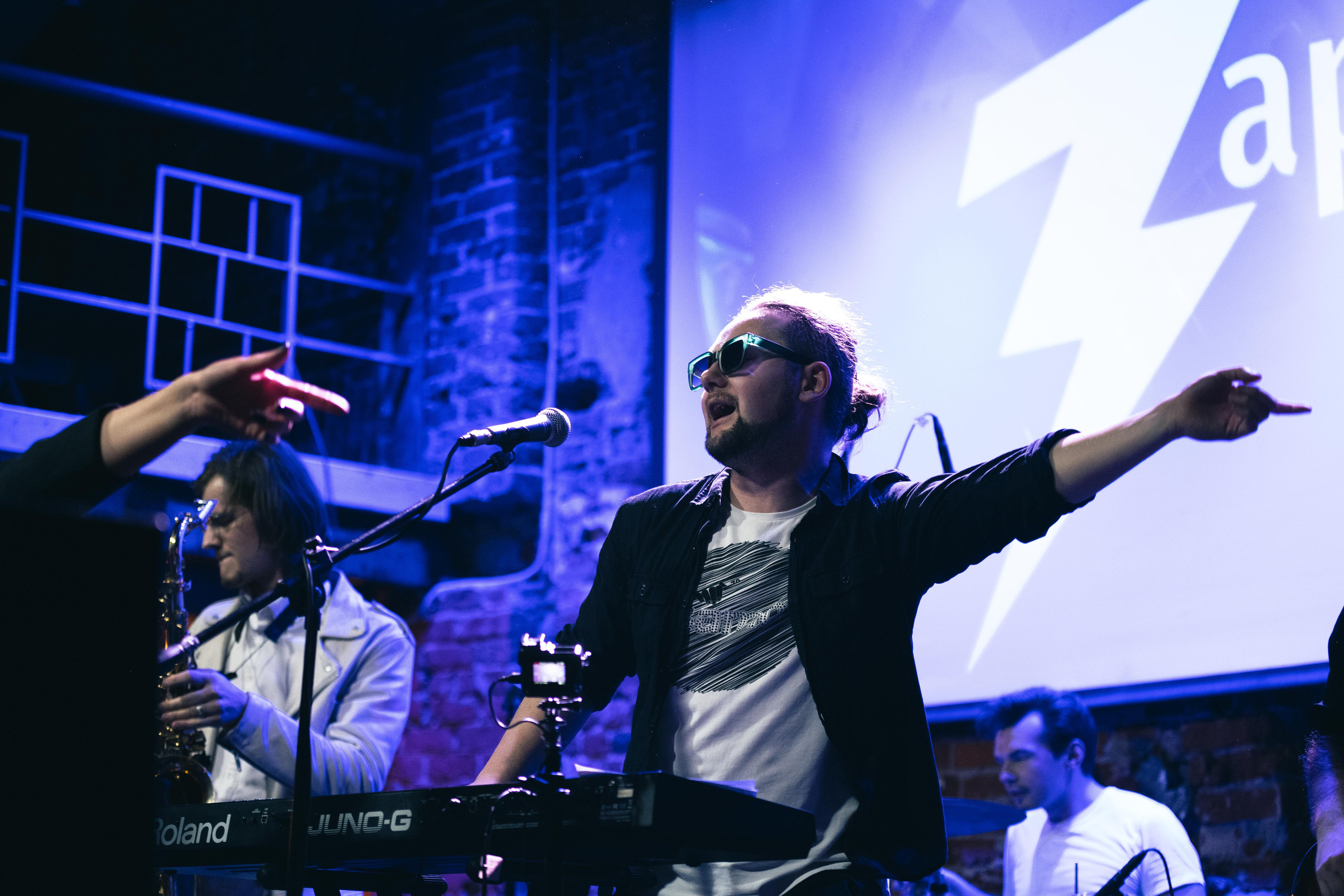 Заряд. Свадебный и семейный фотограф Максим Сорокин