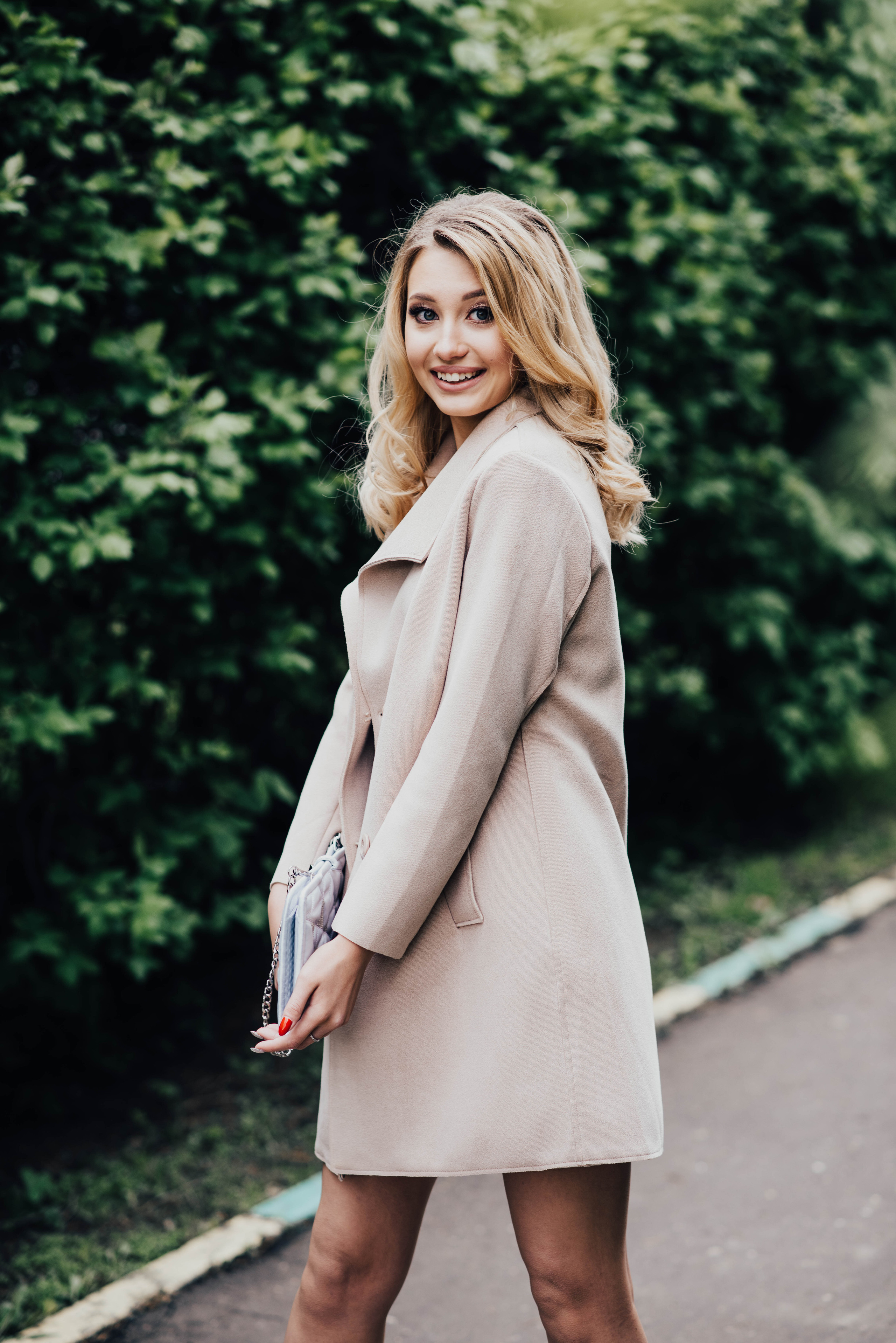 Стрит съемка дизайнерских сумочек, для Школы кройки и шитья Валентины Букеевой. Свадебный и семейный фотограф Максим Сорокин