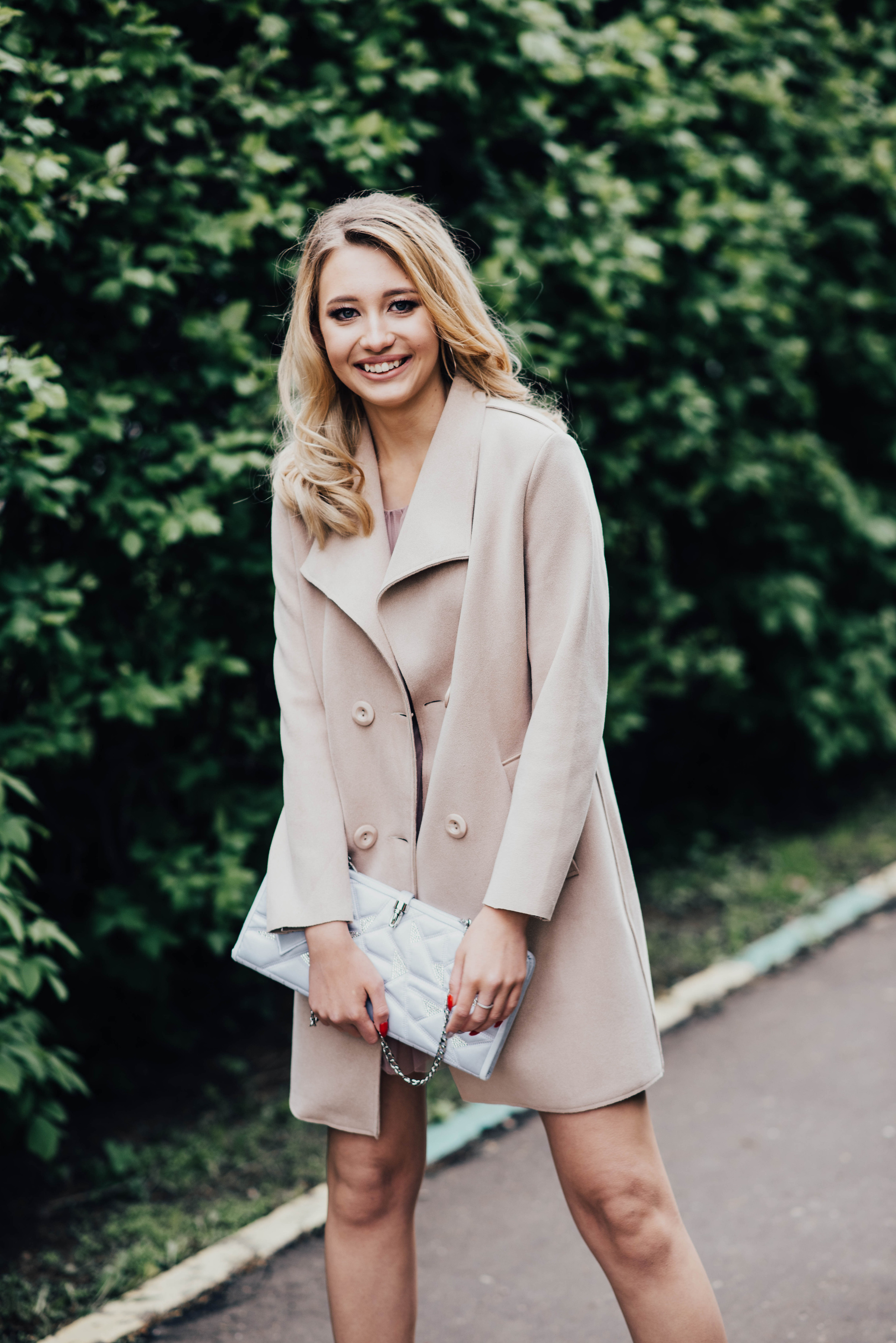 Стрит съемка дизайнерских сумочек, для Школы кройки и шитья Валентины Букеевой. Свадебный и семейный фотограф Максим Сорокин