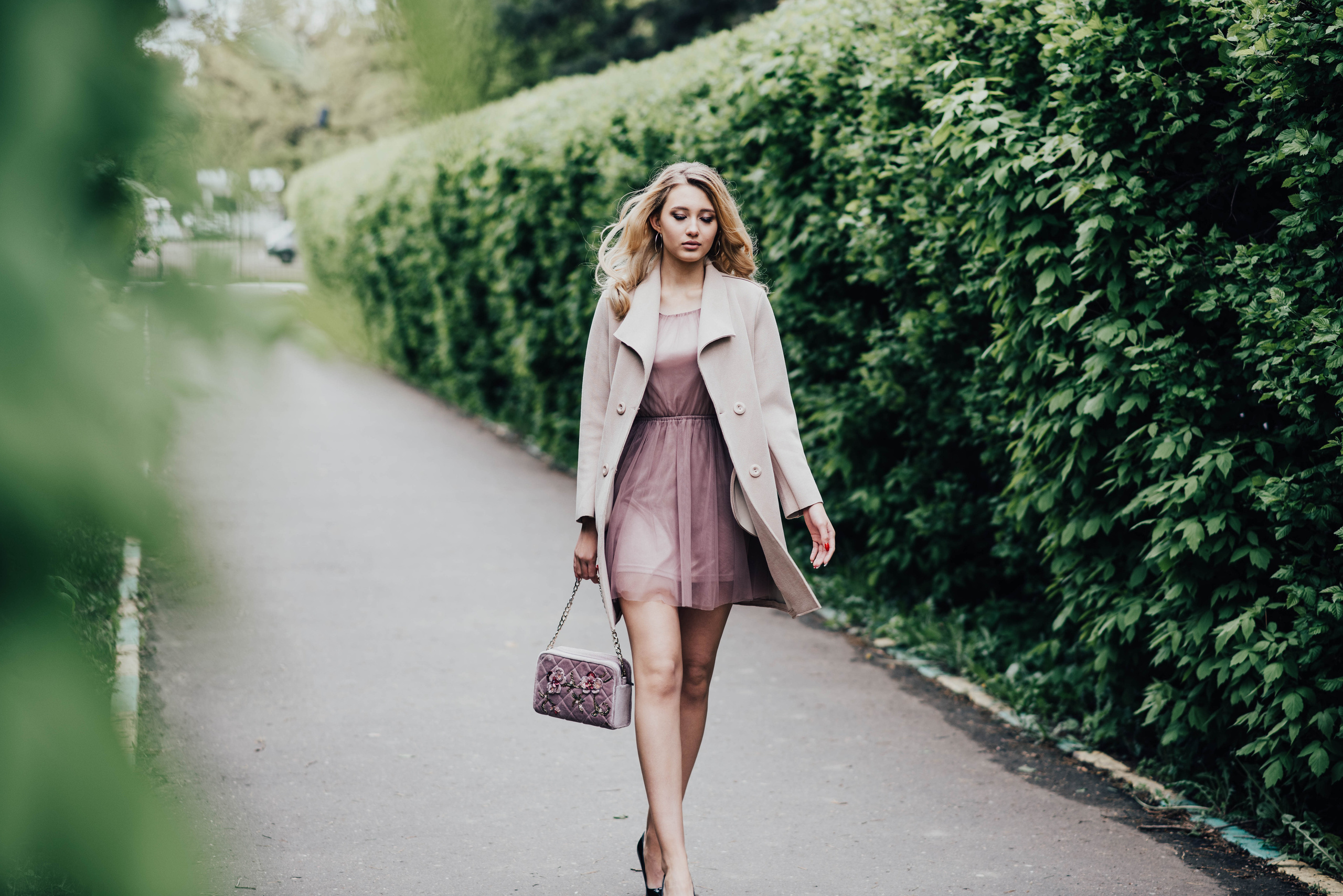 Стрит съемка дизайнерских сумочек, для Школы кройки и шитья Валентины Букеевой. Свадебный и семейный фотограф Максим Сорокин