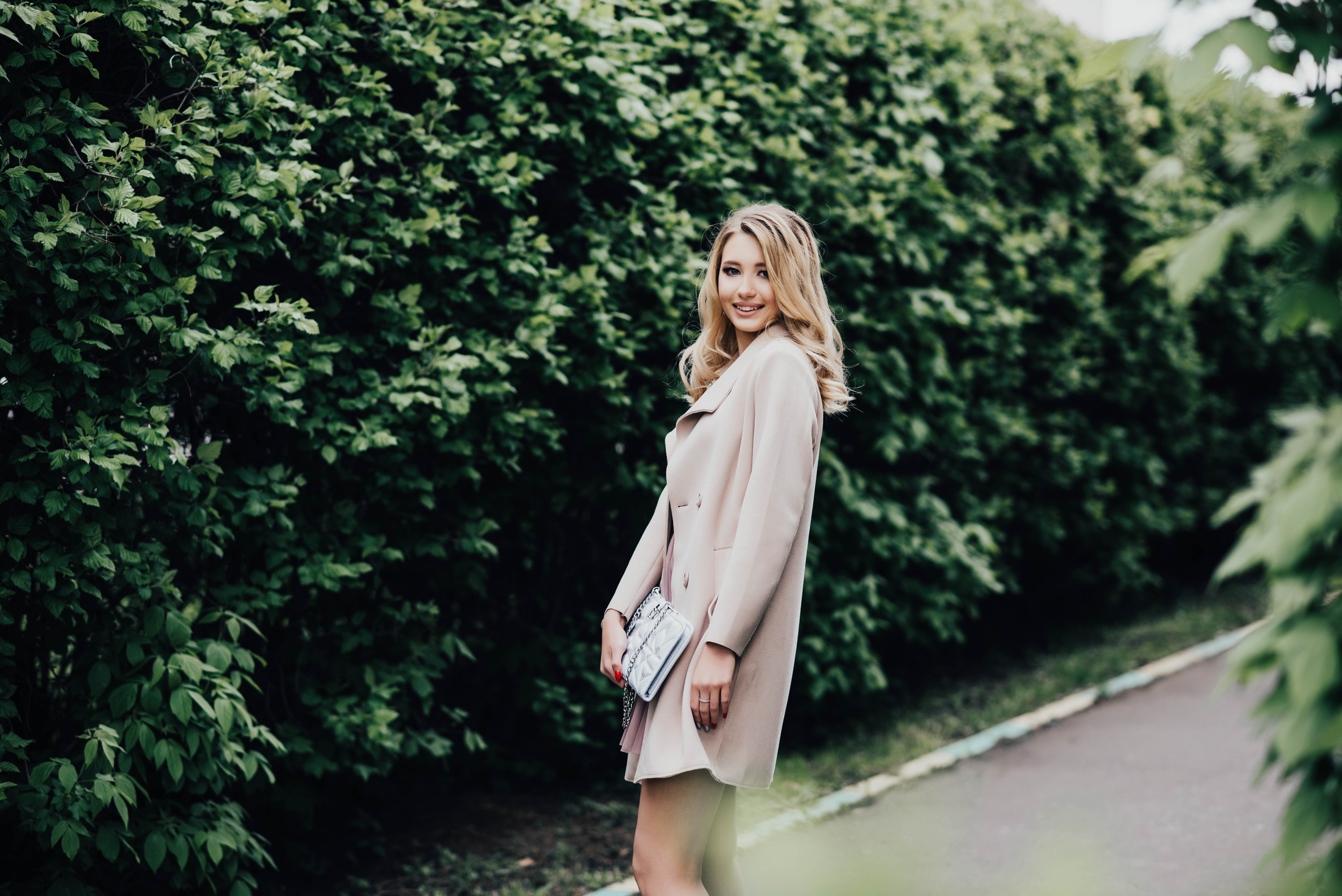 Стрит съемка дизайнерских сумочек, для Школы кройки и шитья Валентины Букеевой. Свадебный и семейный фотограф Максим Сорокин