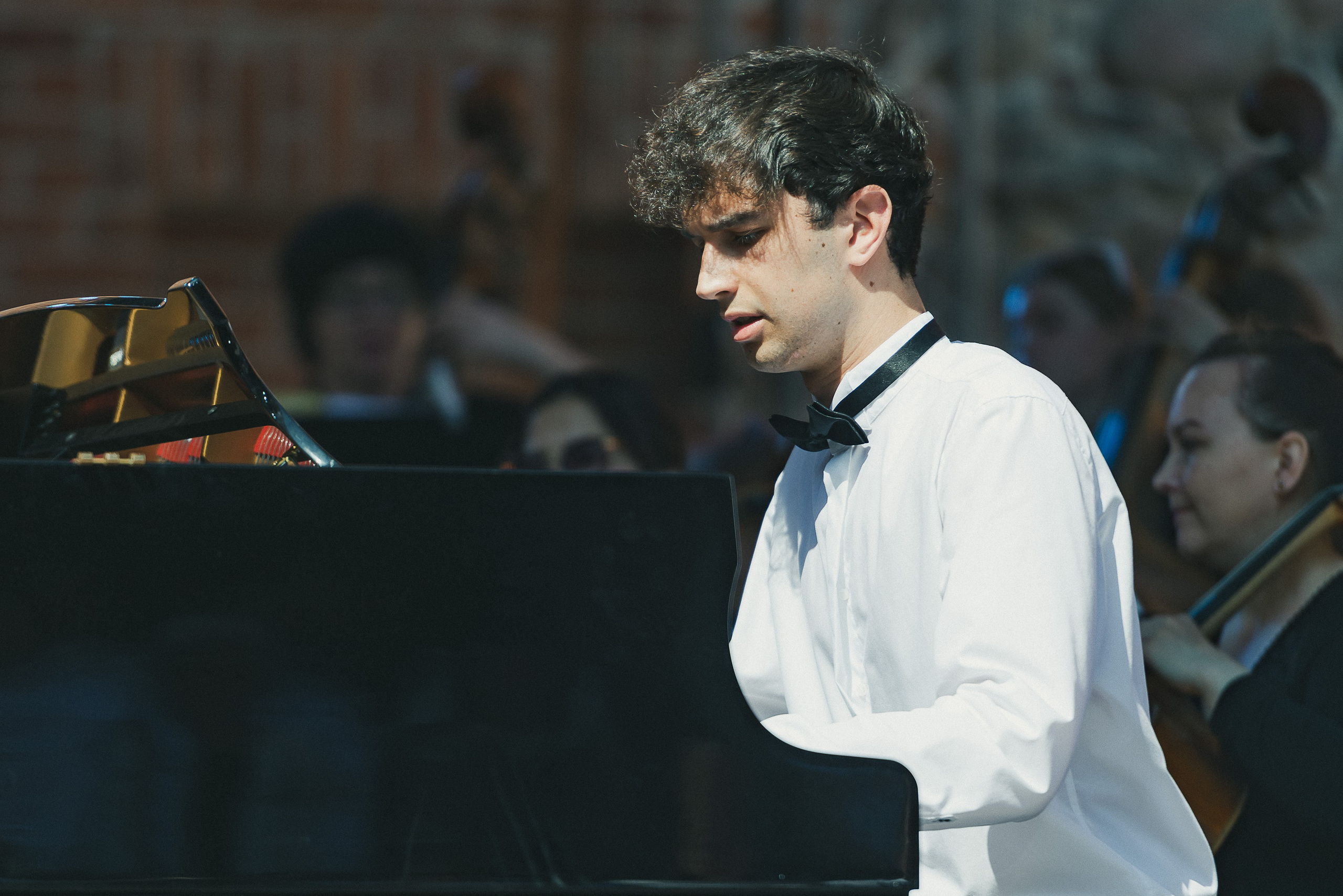 •Концерты. Фотограф Ксения Шевкопляс. г. Калининград. Кинематографический стиль — эстетика и истории, рассказанные через объектив