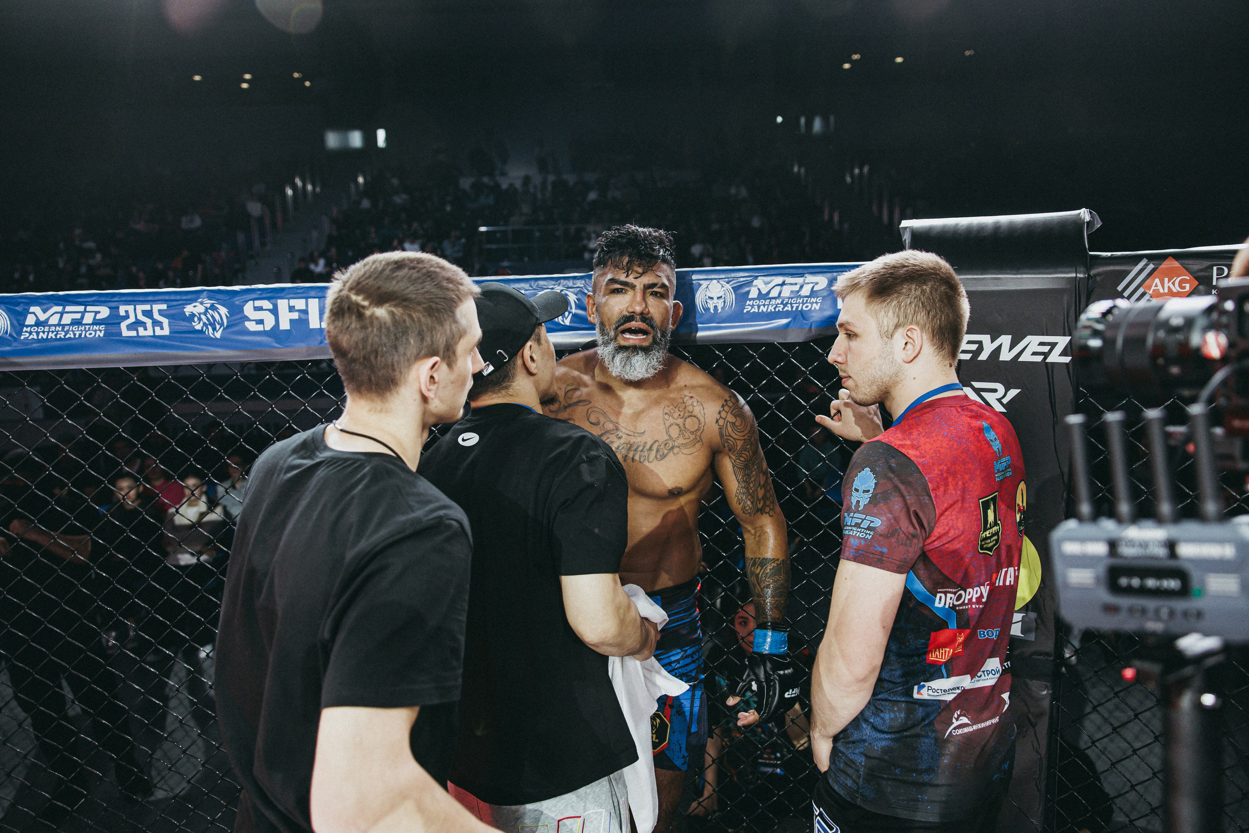 MFP255 ДУГЛАС РИБЕЙРО VS МАКСИМ БУТОРИН. Фотограф Иркутск Антипин Сергей