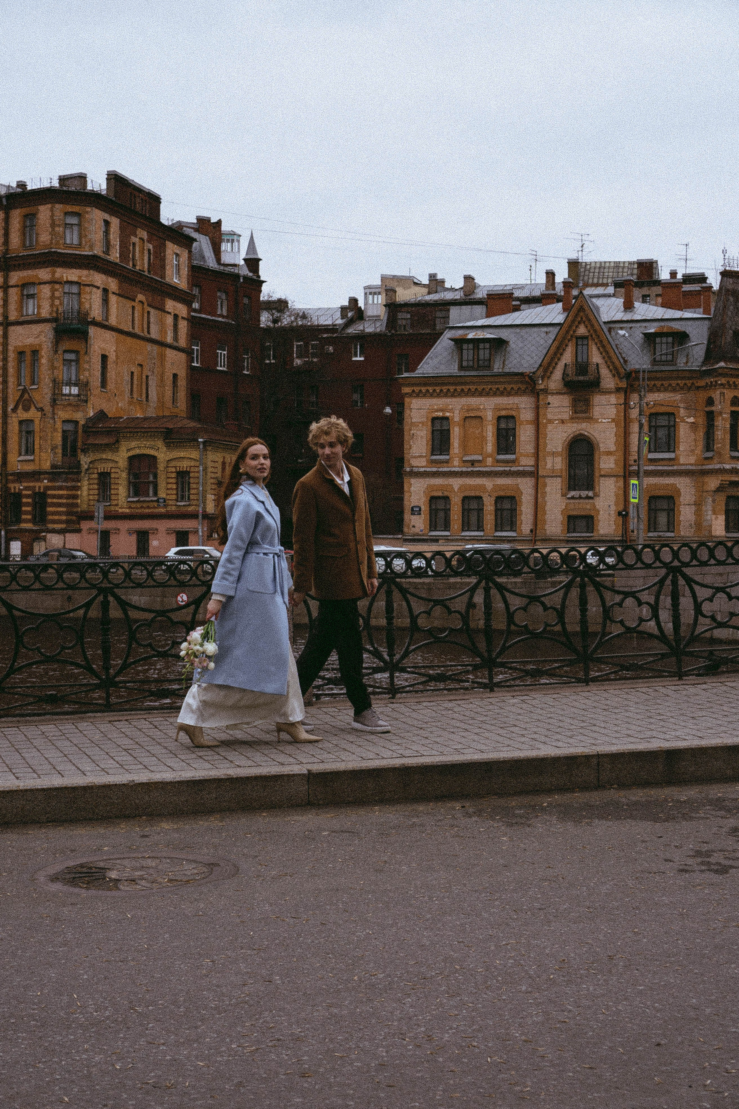 СВАДЕБНАЯ СЬЕМКА В ОТЕЛЕ. СБОРЫ ЖЕНИХА И НЕВЕСТЫ И ТАКЖЕ ТОР И ПОДГОТОВКА К ПРОГУЛКЕ И ПРОГУЛКА ПО ПЕТРОГРАДКЕ. Профессиональный фотограф, Санкт-Петербург — Виктория Богомолова