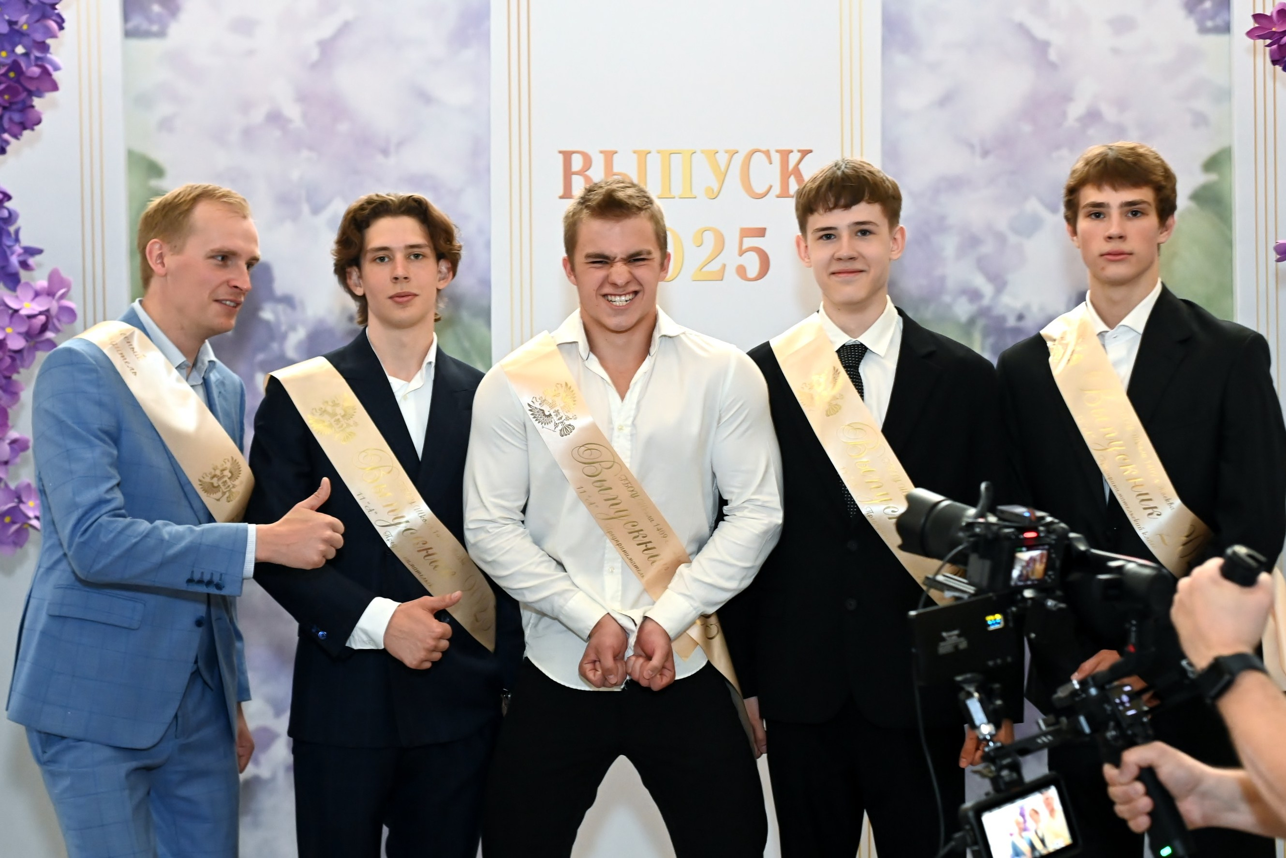 Последний Звонок в школе 1409 на Ходынке. Свадебный и семейный фотограф в Москве Ирина Гончарова