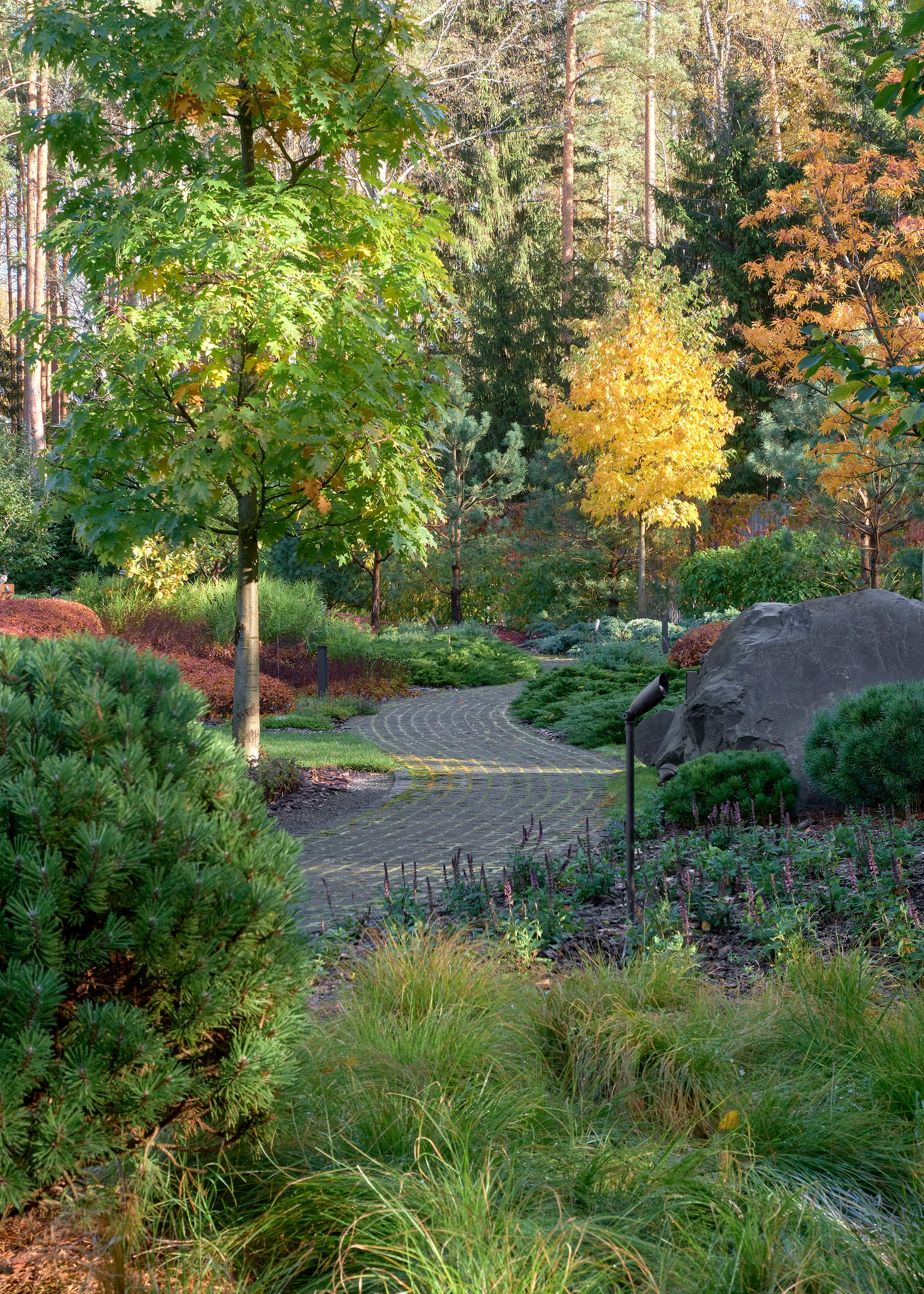 Усадьба Хрустальное: фотосъемка частного сада Валерия Федотова в Репино для L.BURO. Фотограф Наталья Соловьева | interioto