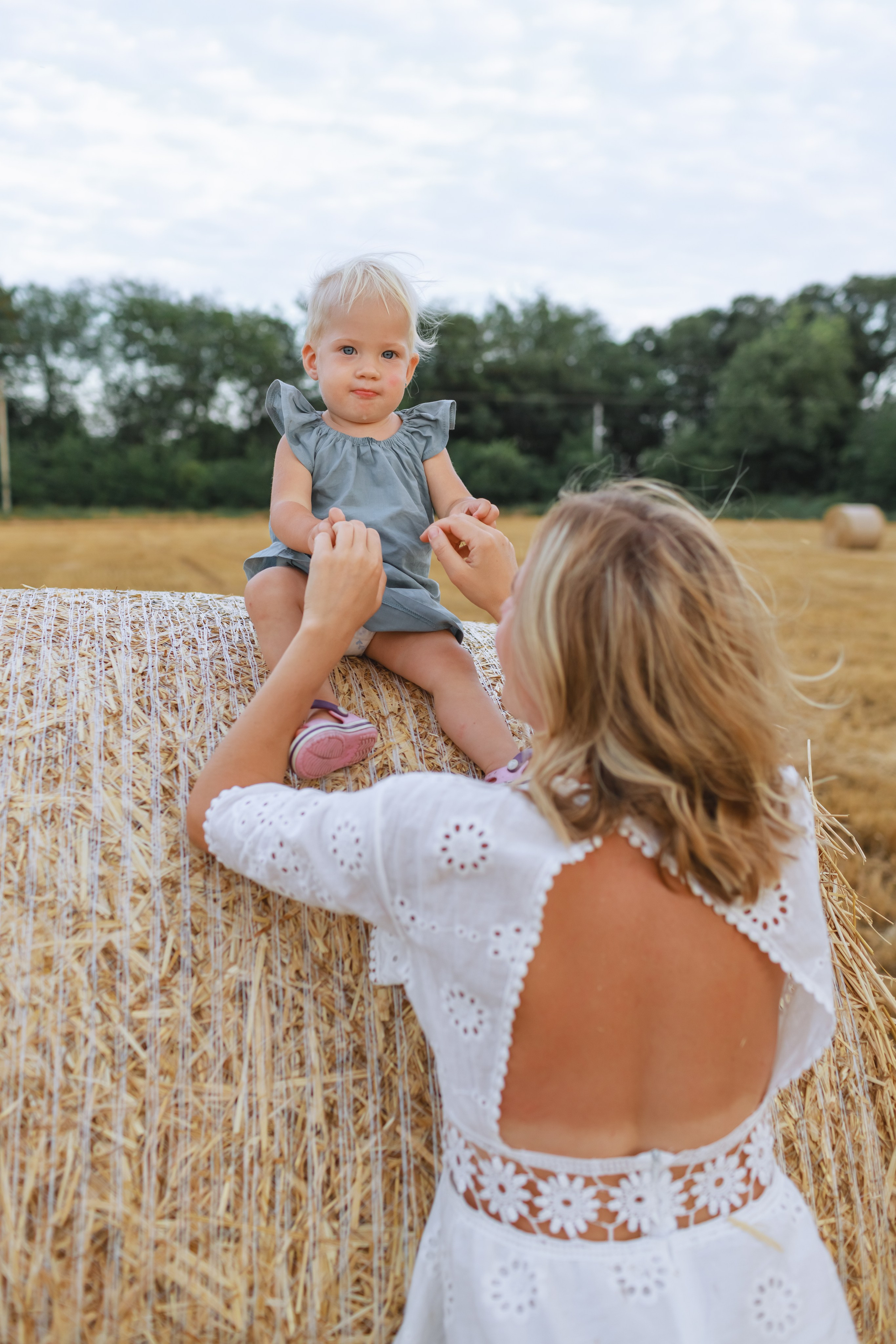 В стогах. Детский и семейный фотограф в Краснодаре Альбина Морозова